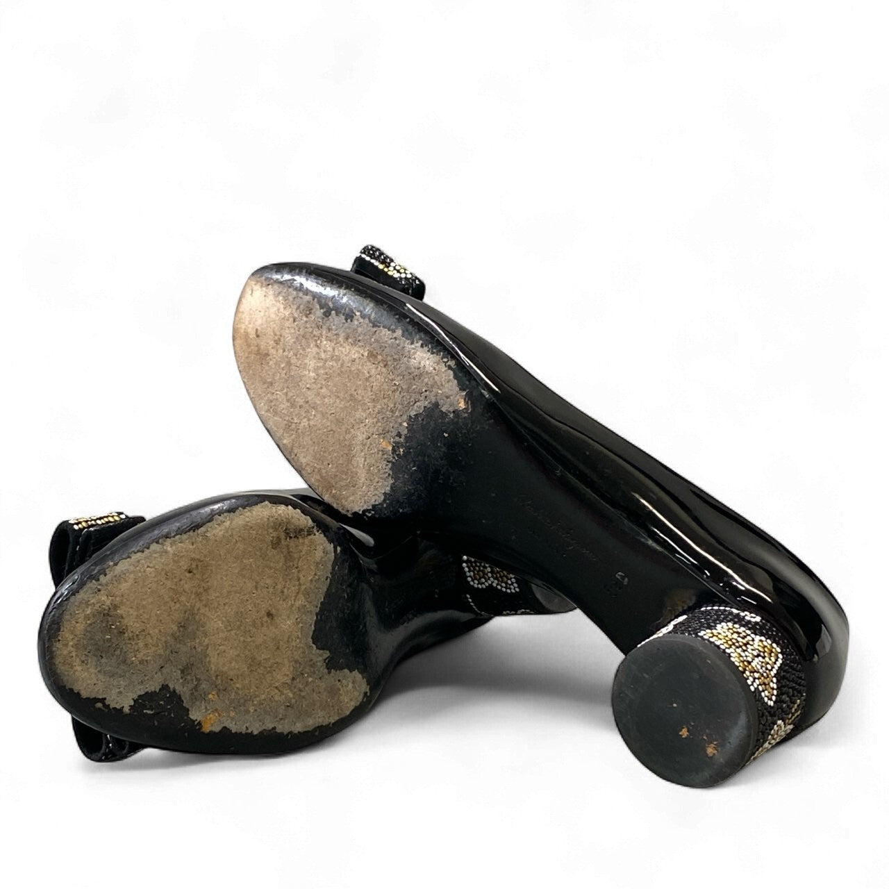 1k18 Salvatore Ferragamo サルヴァトーレフェラガモ ヒールパンプス ローヒール チャンキーヒール ヴァラリボン エナメルレザー ラインストーン装飾 5 1/2 ブラックo07t