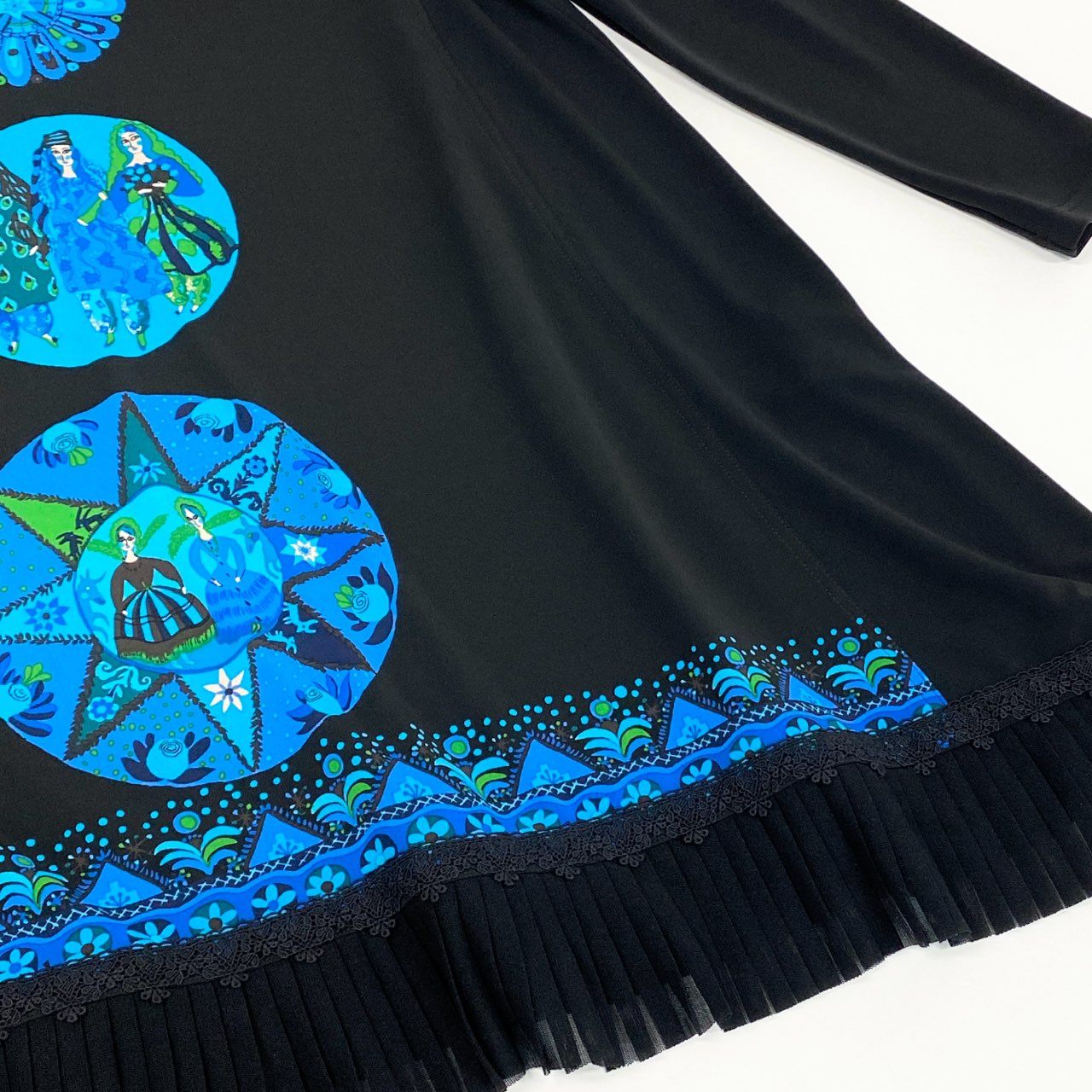 2k19《美品》 TOKUKO 1er VOL トクコプルミエヴォル 長袖ワンピース チュニック Aライン 裾シアープリーツ 9 ブラック レディースu02t