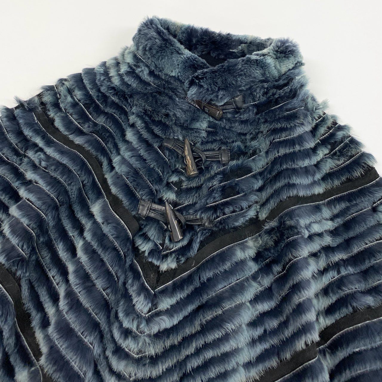 10a13 ポンチョ ヴィーゼル 本毛皮 トグルボタン レディース 女性用 Free ブルーグリーン系u02t