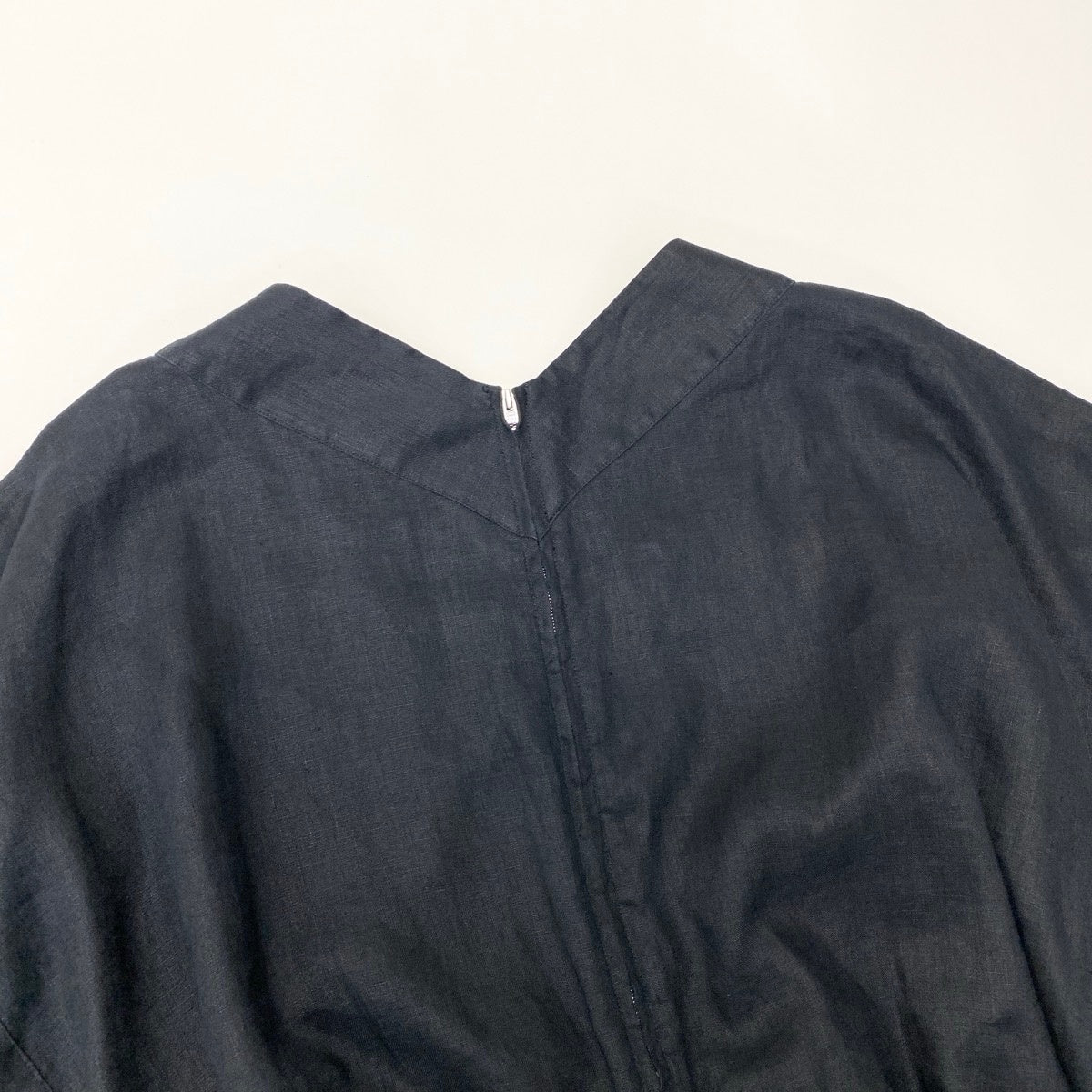 26g11 【美品】 HYKE ハイク 23ss LINEN JUMPSUIT ジャンプスーツ フレンチスリーブ オールインワン 231-16166 サイズ1 ブラック 麻100％ レディースu02t
