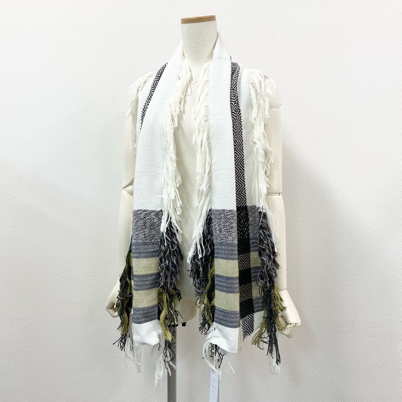 a5-1 《未使用保管品》定価￥42,900 SEEALL シーオール HANDLOOM STOLE FRINGES フリンジストール ST882 ホワイト グリーン マフラー タグ付き