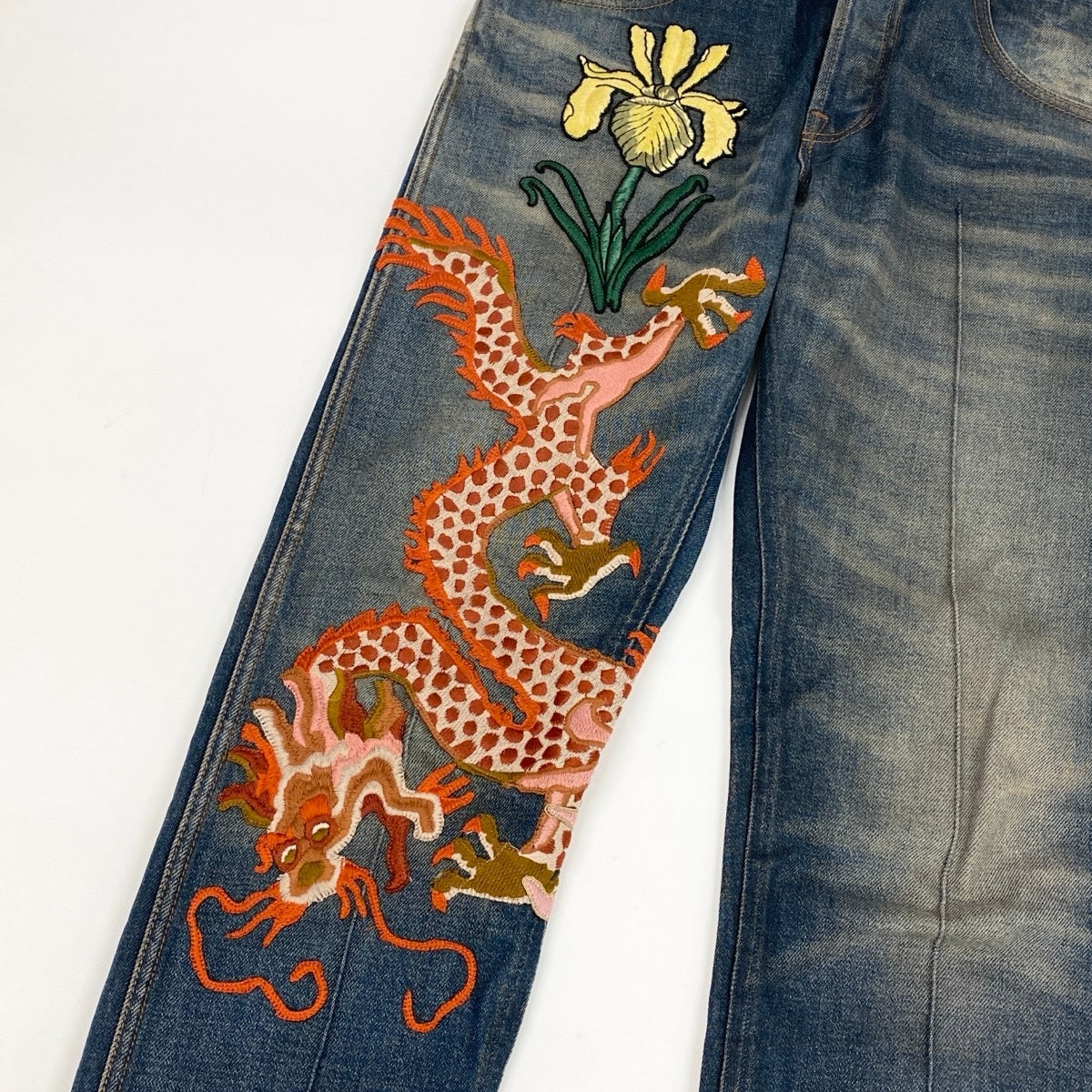 Me19 GUCCI グッチ ドラゴン フラワー刺繍 ヴィンテージ加工 デニムパンツ Dragon Flour Embroidered Jeans サイズ30 インディゴt18r