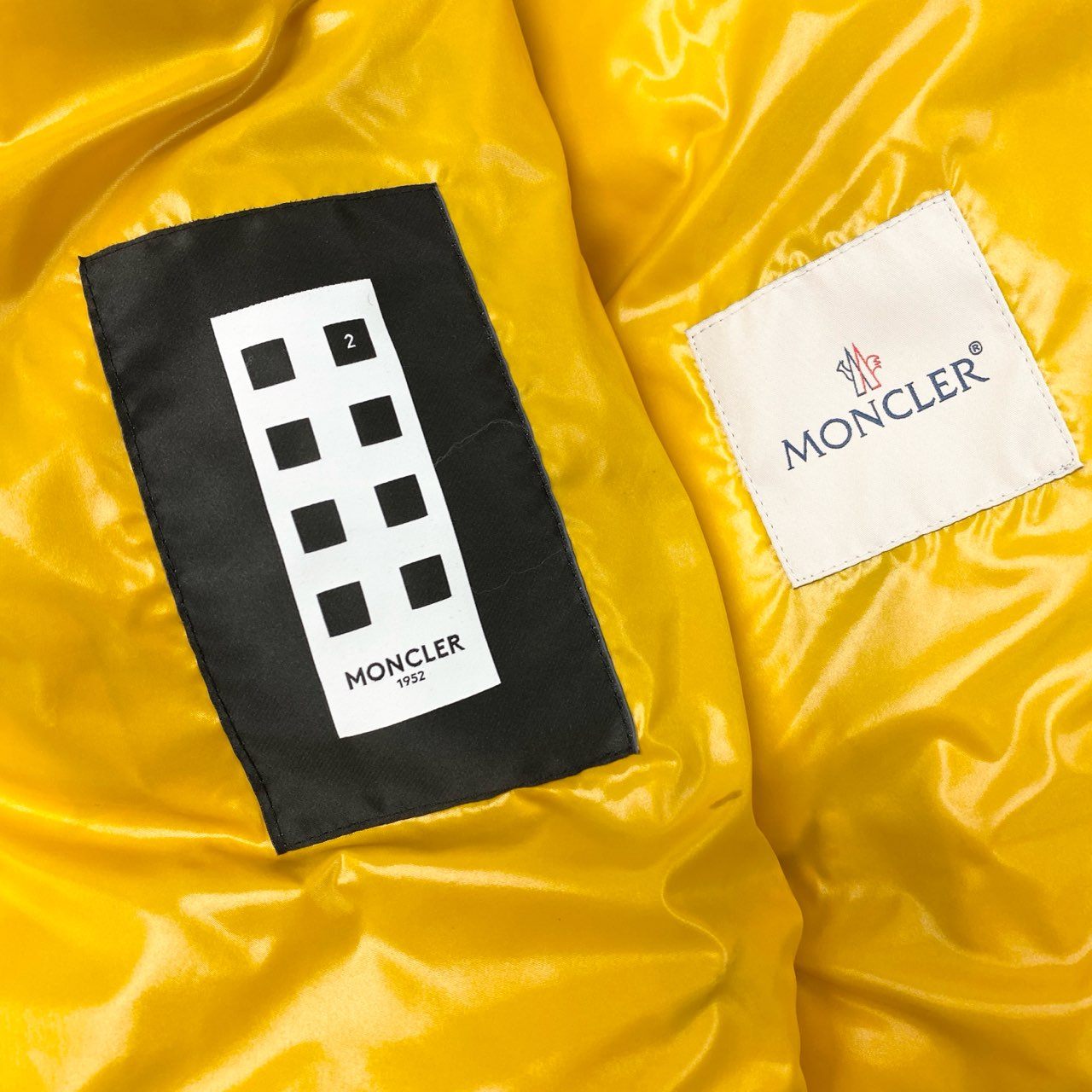 73j28 MONCLER モンクレール ジーニアス DERVAUX ダウンジャケット E20914137505 Size 1 ブラック イエロー アウター DOWN JACKET メンズt18r