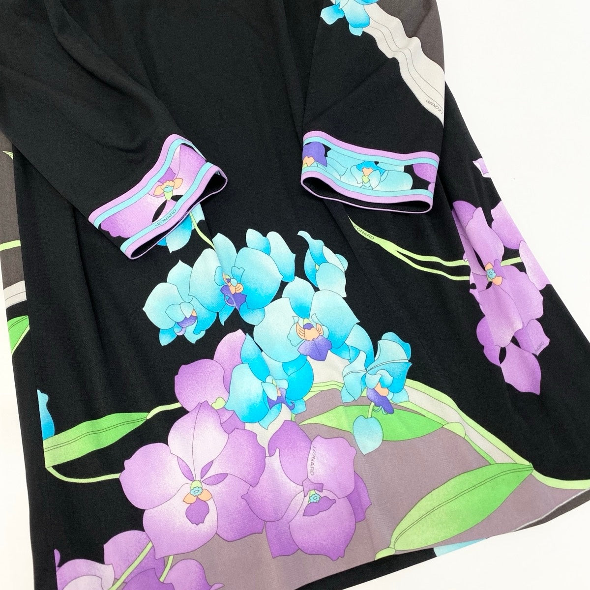 11e27【美品】 LEONARD FASHION レオナール ロングワンピース 美しい花柄プリント カンカン素材 長袖 サイズ40 マルチカラー レディース 女性用u02t