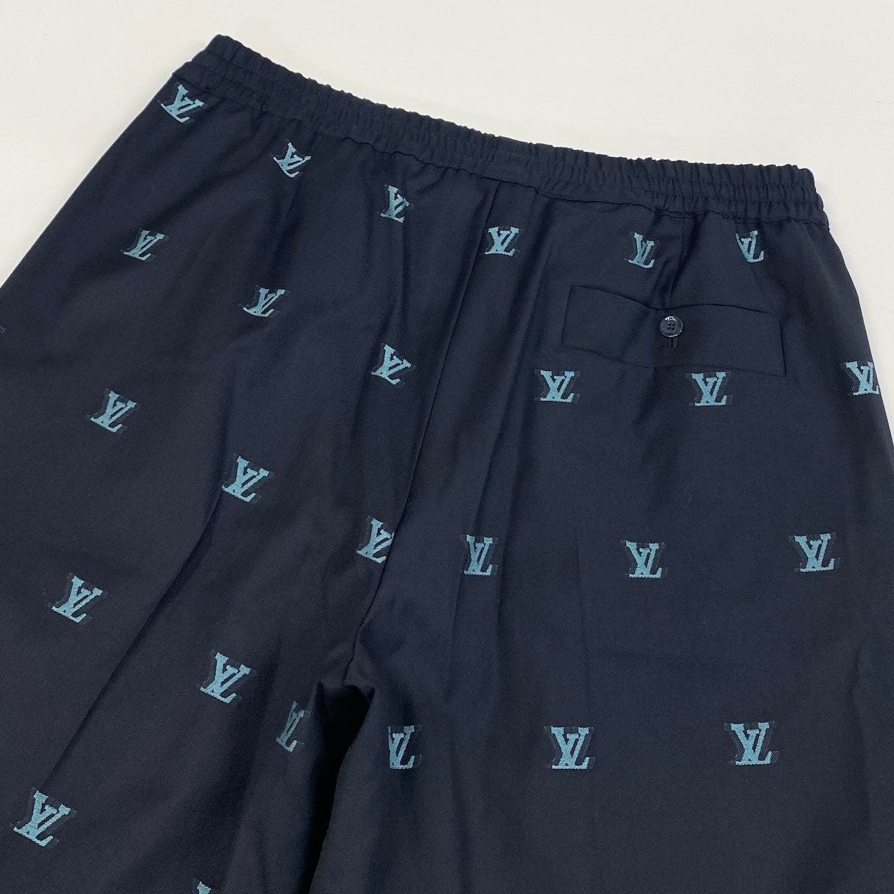 Id2 《未使用品》 LOUIS VUITTON ルイヴィトン LV ロゴショーツ Logo Short Pants サイズ46 ブラック ショートパンツ タグ付t18r