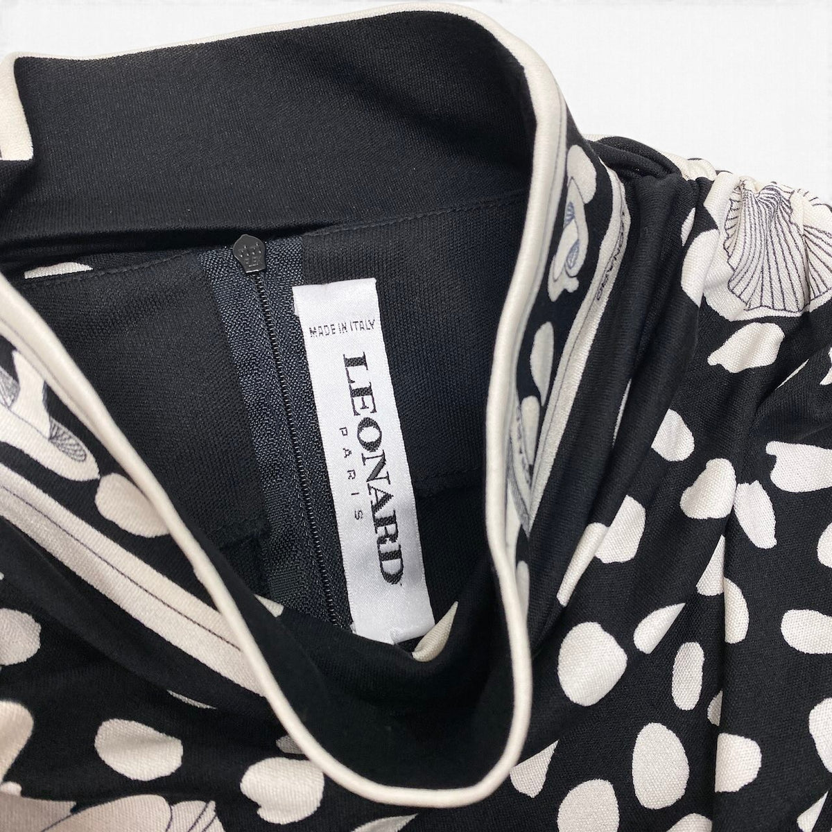19i26 LEONARD レオナール ハイネックワンピース 長袖 レイヤードワンピース きのこ 金ボタン ブラック シルク100％ レディース 女性用u02t