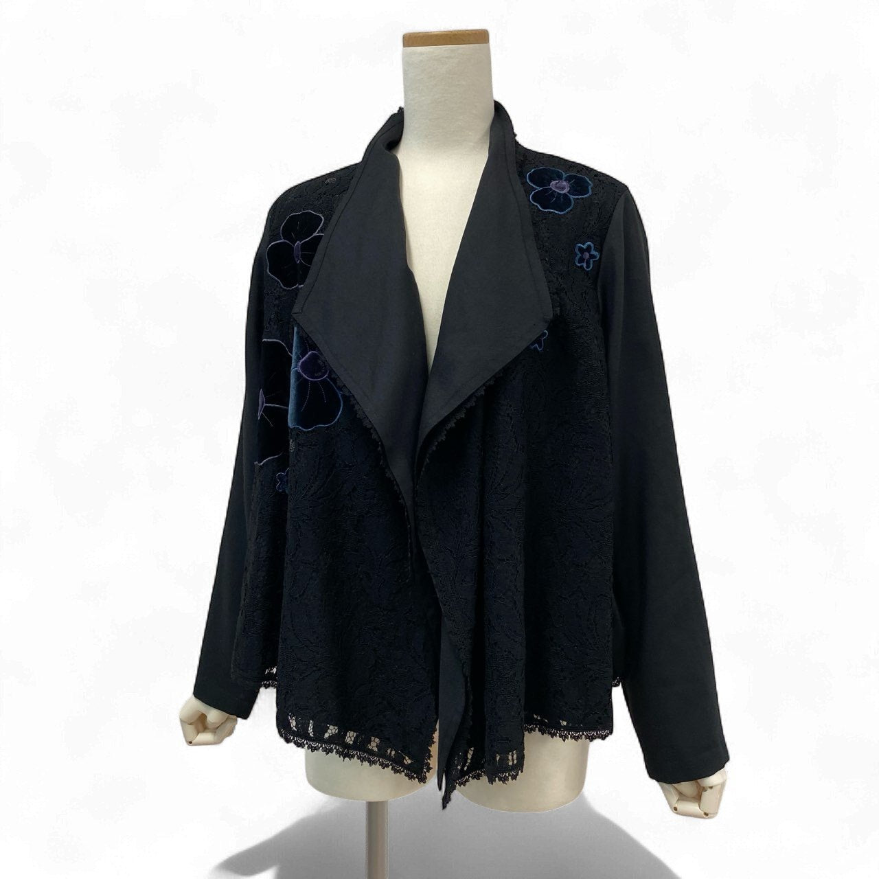 52k23 TOKUKO 1er VOL トクコプルミエヴォル レースジャケット フラワーモチーフ 花柄 アップリケ スパンコール装飾 レディース 女性用 9 ブラックu02t