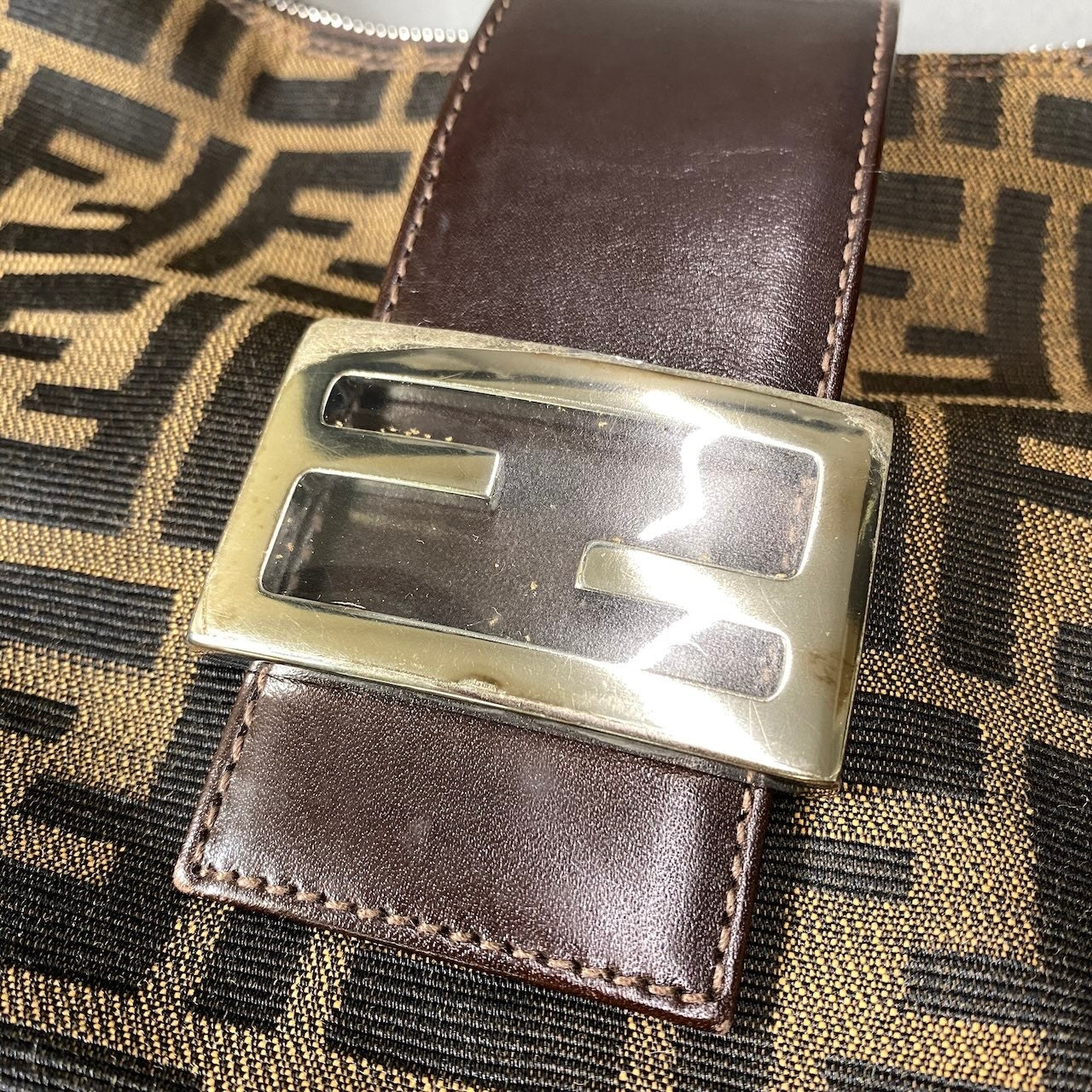 f18 FENDI フェンディ ズッカ柄 ホーボー ハーフムーン ショルダーバッグ ブラウン レディース 女性鞄ta1
