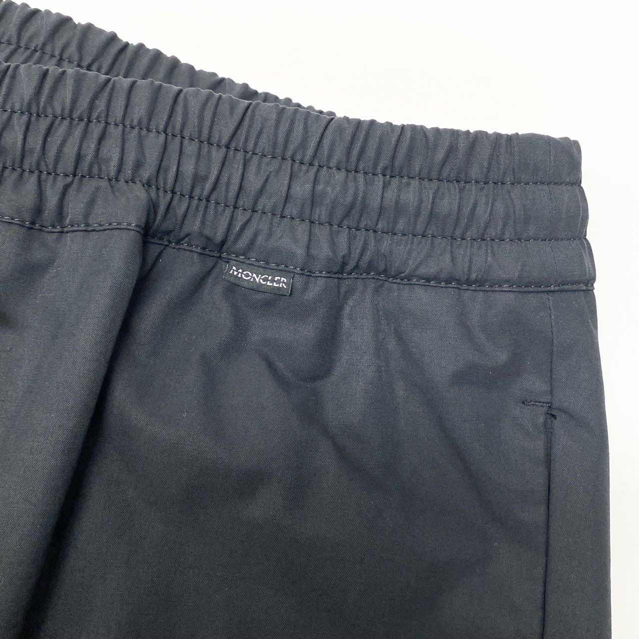 Eb5 MONCLER モンクレール 2023 PANTALONE SPORTIVO ナイロン イージーパンツ トラックパンツ ボトムス ロゴワッペン I20912A00009 48 ブラック コットン ナイロン メンズk02i