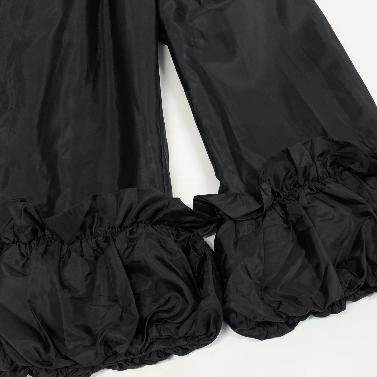 Ab20 COMME des GARCONS コムデギャルソンコムデギャルソン コムコム AD2024 ギャザーフリル パフパンツ ボトム サイズXS ブラック レディースk02i