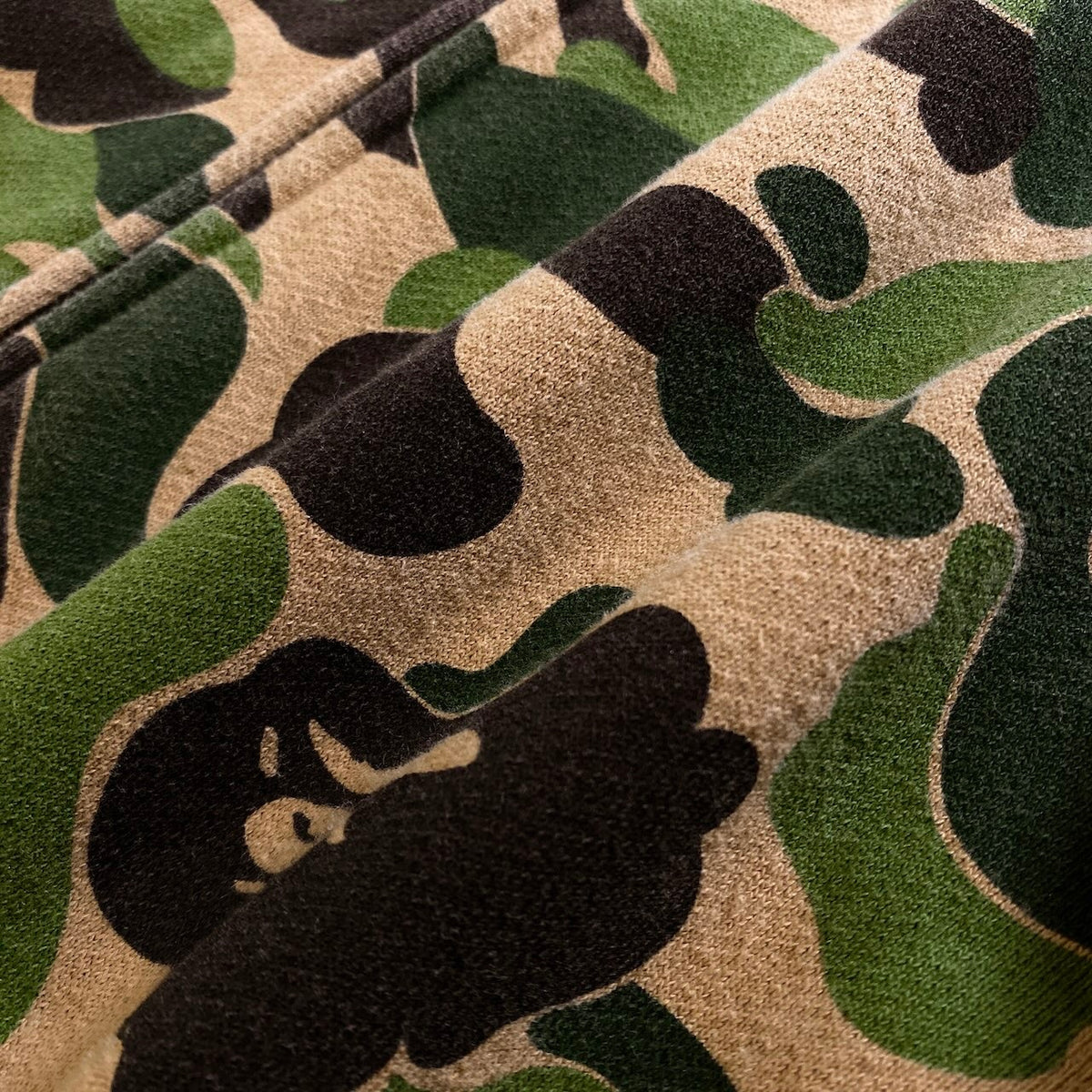74j23 A BATHING APE アベイシング エイプ CAMO SHARK FULL ZIP カモフラ シャークパーカー M グリーン 迷彩柄t18r