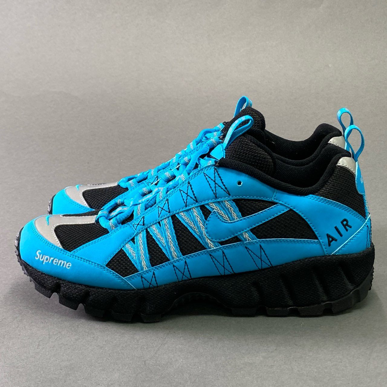 2f6 《未使用品》 NIKE ナイキ × Supreme シュプリーム AIR HUMARA 17 エアフマラ 924464-400 28cm ブルー スニーカー シューズ 箱付き コラボ