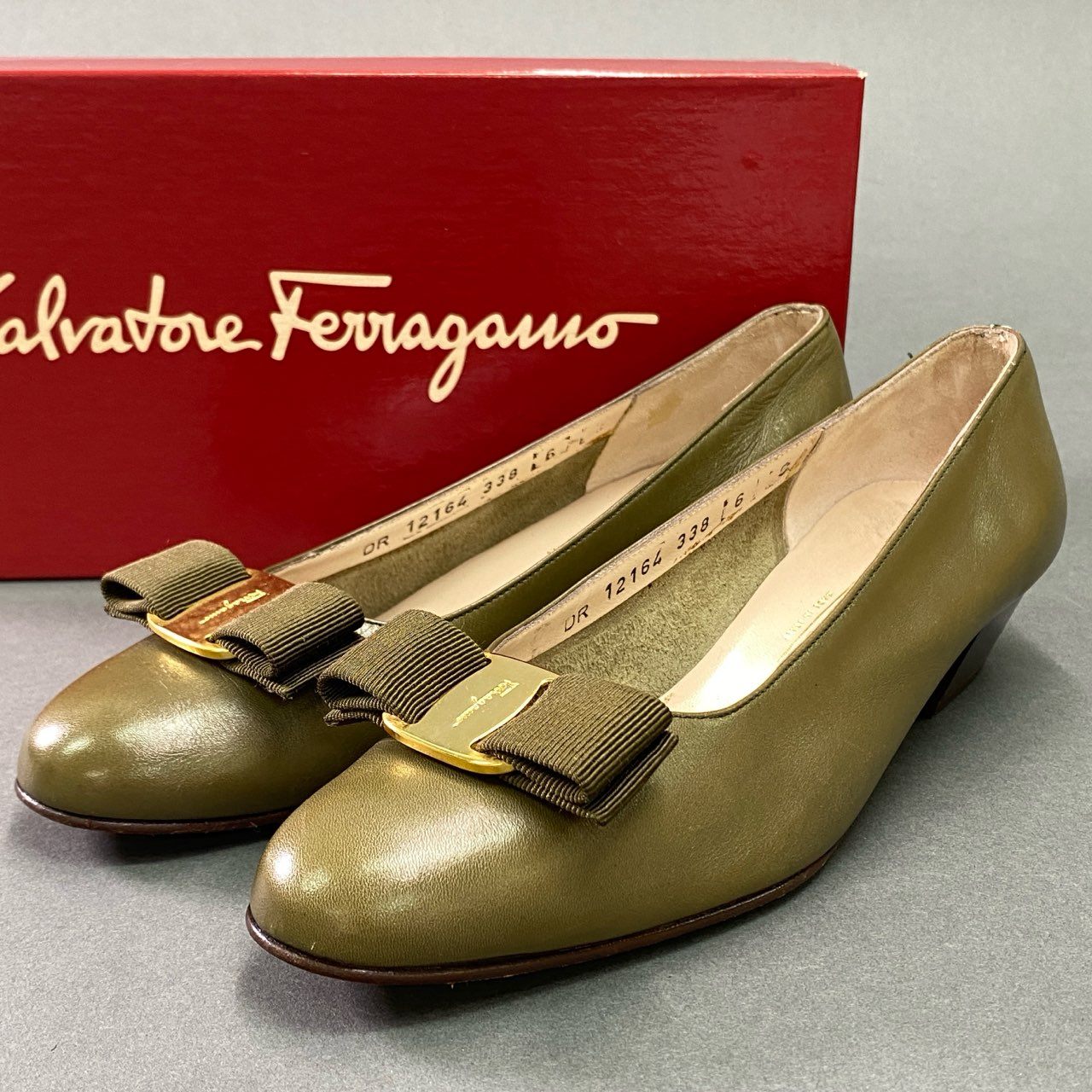 1l3 Salvatore Ferragamo サルヴァトーレ フェラガモ イタリア製 ヴァラリボン ヒールパンプス シューズ 6 オリーブ レザー