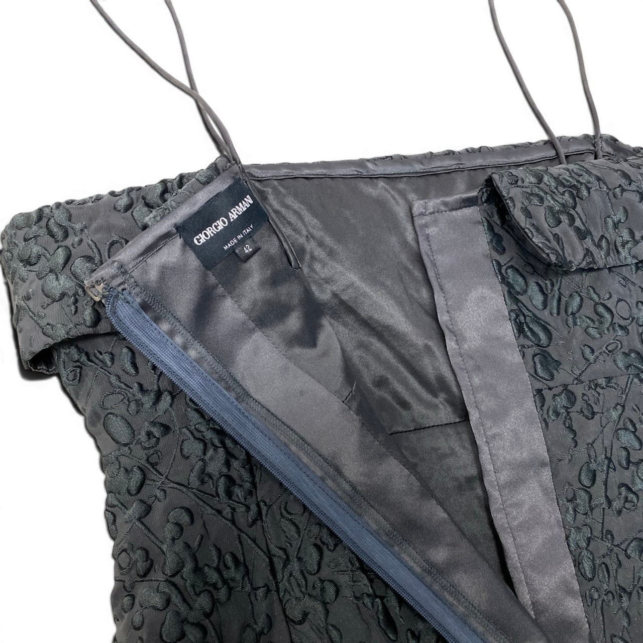 89g20 GIORGIO ARMANI ジョルジオアルマーニ キャミソール トップ 立体刺繡 サイズ42 ダークグレー レディースu02t