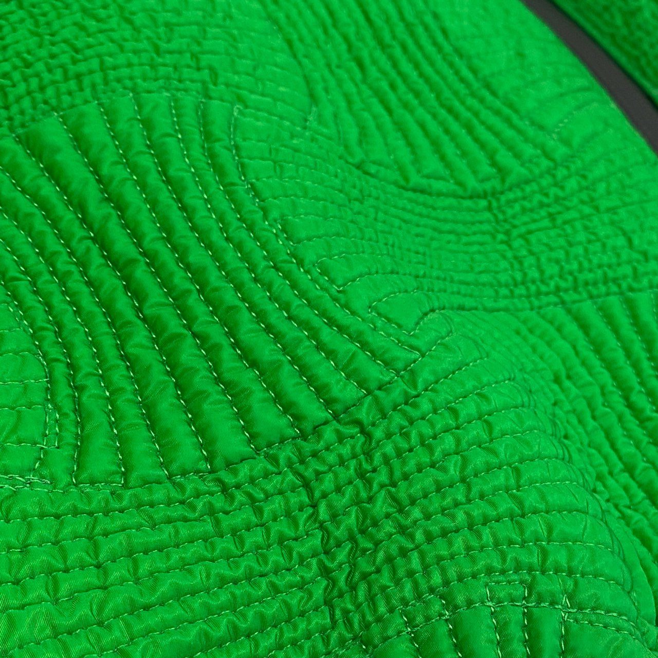 b23 BOTTAGA VENETA ボッテガヴェネタ 2022SS INTRECCIO イントレッチオ ベスト サイズS グリーン メンズ ジャケット ライトアウターta1