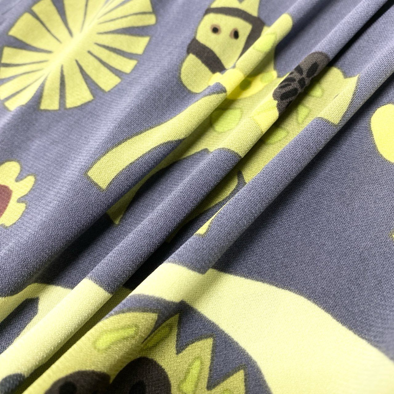 17c2 TOKUKO 1er VOL トクコプルミエヴォル ノースリーブワンピース 膝丈ワンピース アニマルプリント 総柄 ストレッチ レディース 女性服 サイズ9 カーキu02t