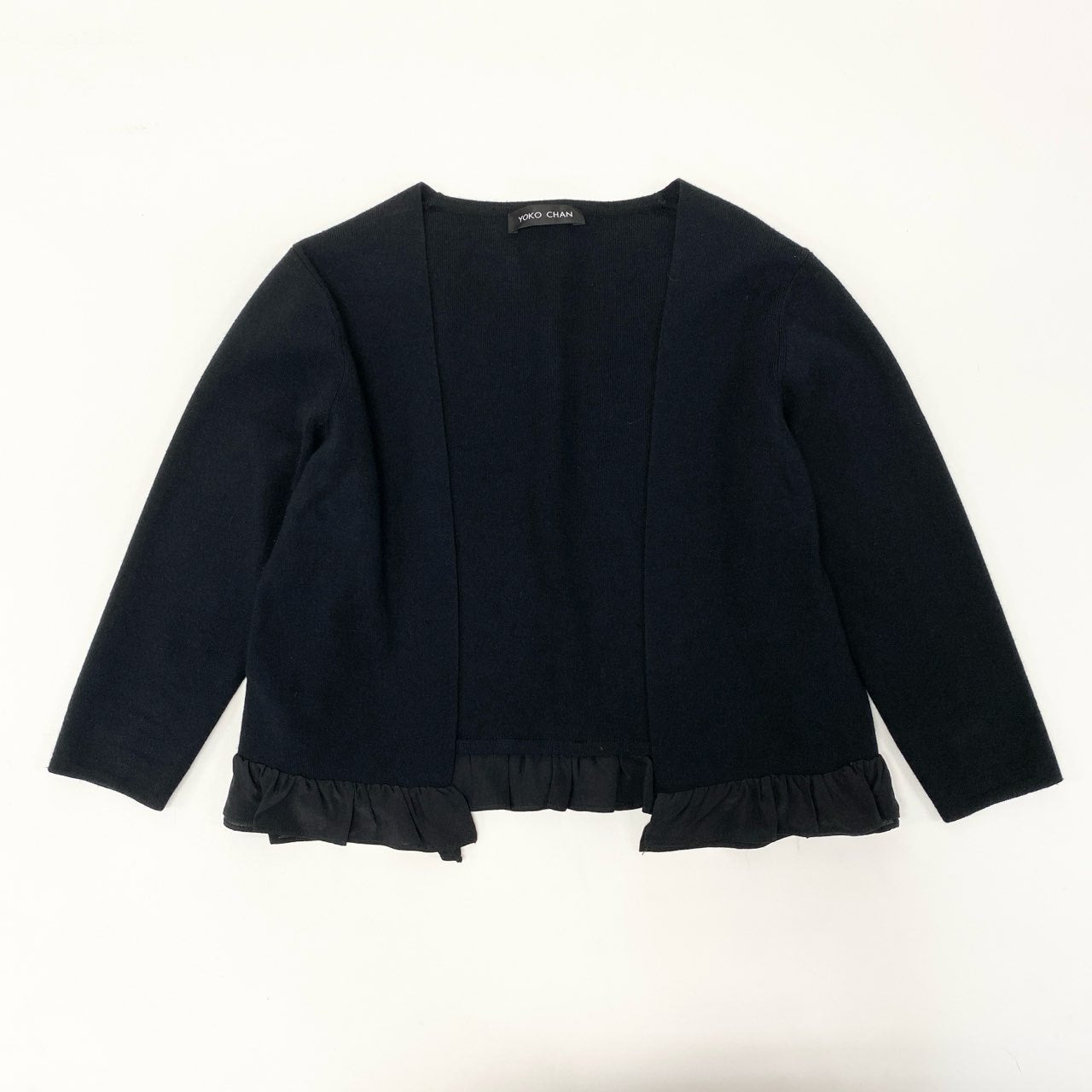 73j28 YOKOCHAN ヨーコチャン ニットカーディガン ショートボレロ 裾フリル  YCN-418-051 36 ブラックo07t