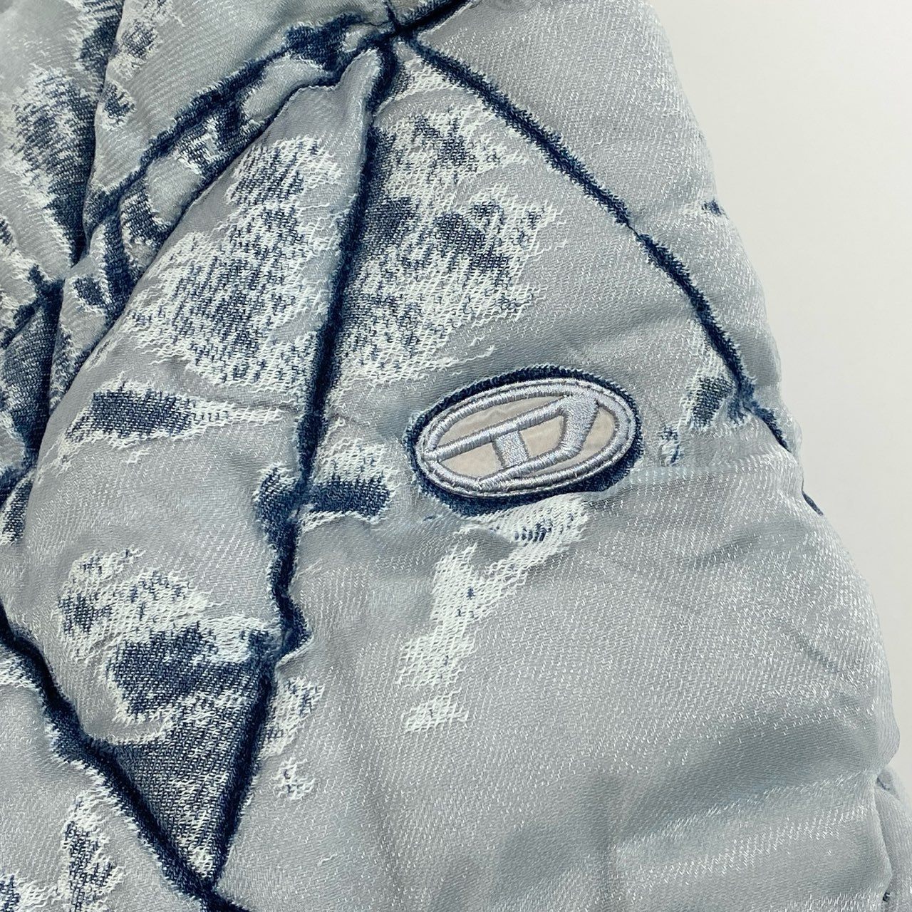 71c24 定価￥111,100 DIESEL ディーゼル W-HISTEL Puffer Jacket パファージャケット サイズ36 / 165 インディゴブルー バーンアウトウォッシュ加工t18r