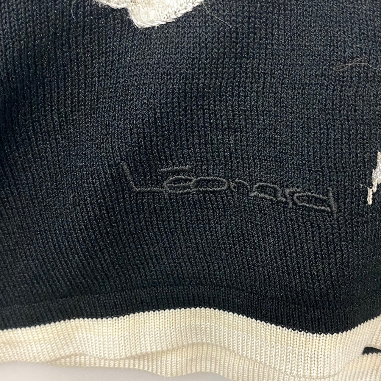4h28 LEONARD FASHION レオナール ロングスリーブ ニットセーター スパンコール 花柄刺繍 ボーダー柄 サイズLL ブラック レディースu02t