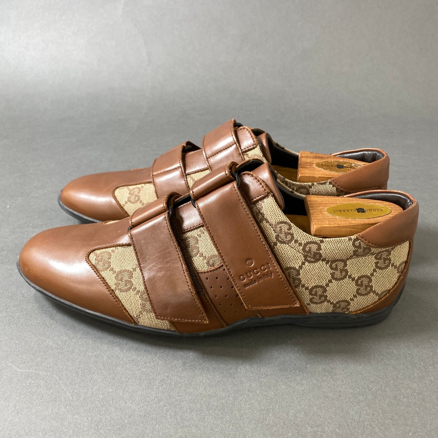 2f26 《美品》 GUCCI グッチ GGキャンバス ベルクロスニーカー 40 1/2 ブラウン レザー イタリア製 シューズ