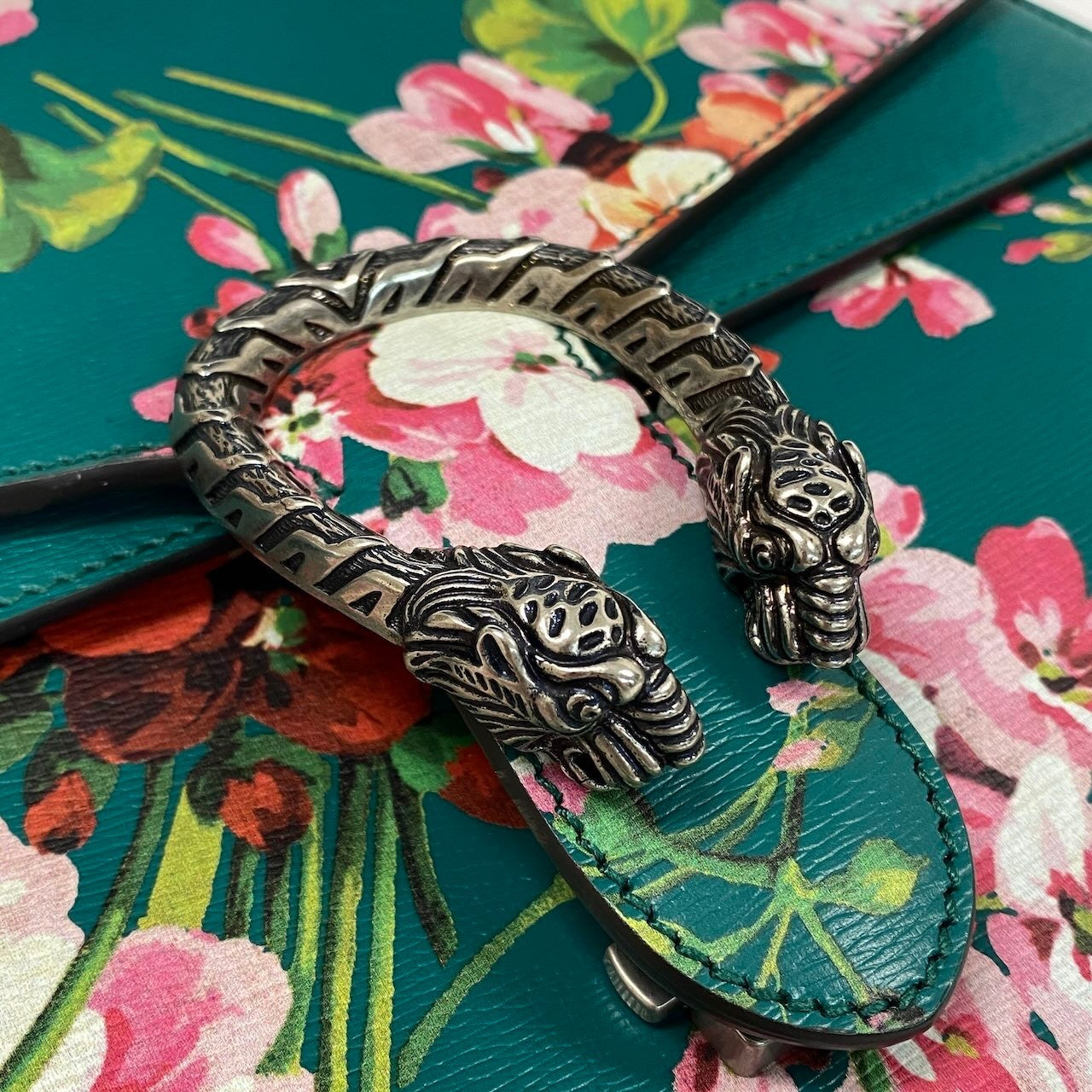 e4 《極美品》定価34万 GUCCI グッチ 定価34万 デュオニソス フラワー ショルダーバッグ Dionysus Flower Large Shoulder Bag グリーンt18r