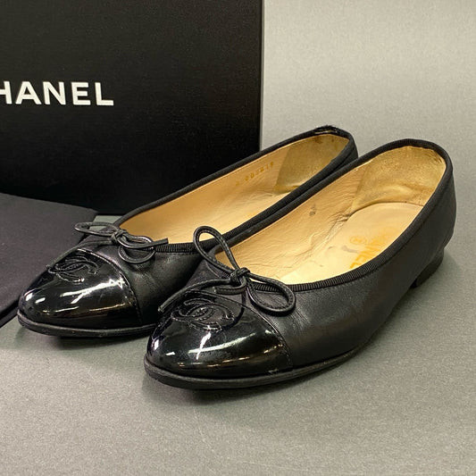 2l4 CHANEL シャネル ココマーク バレエシューズ エナメルパンプス 37 ブラック レザー フラットシューズ イタリア製 靴