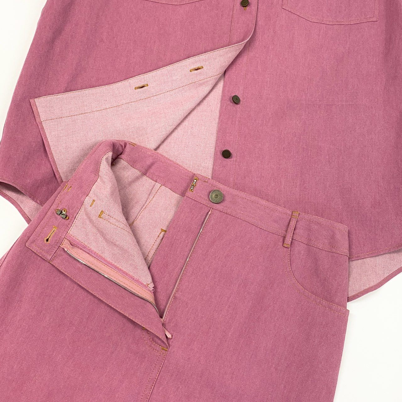 Ca15 【archive】CHANEL ヴィンテージ シャネル 1999年 Cruise ランウェイ ココマークボタン デニムシャツ デニムスカート セットアップ オーバーサイズ サイズ38 ピンク レディースta1