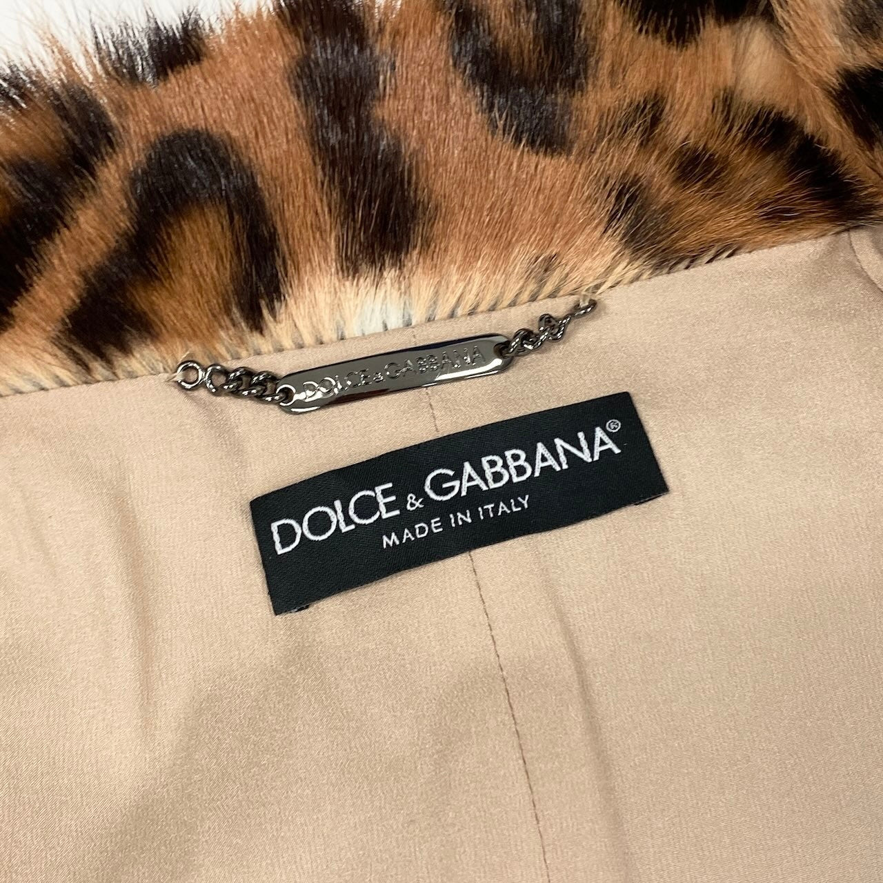 e1 【美品】DOLCE&GABBANA ドルチェアンドガッパーナ 毛皮ロングコート レオパード イタリア製 36サイズ ベージュ 毛皮 レディース 女性用u02t