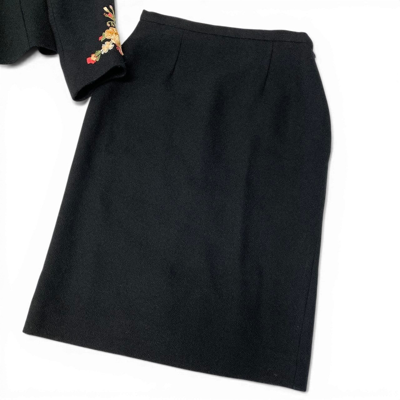 76c26 MOSCHINO モスキーノ フラワーデザイン スカートセットアップ サイズ38 ブラック レディース 女性用t18r