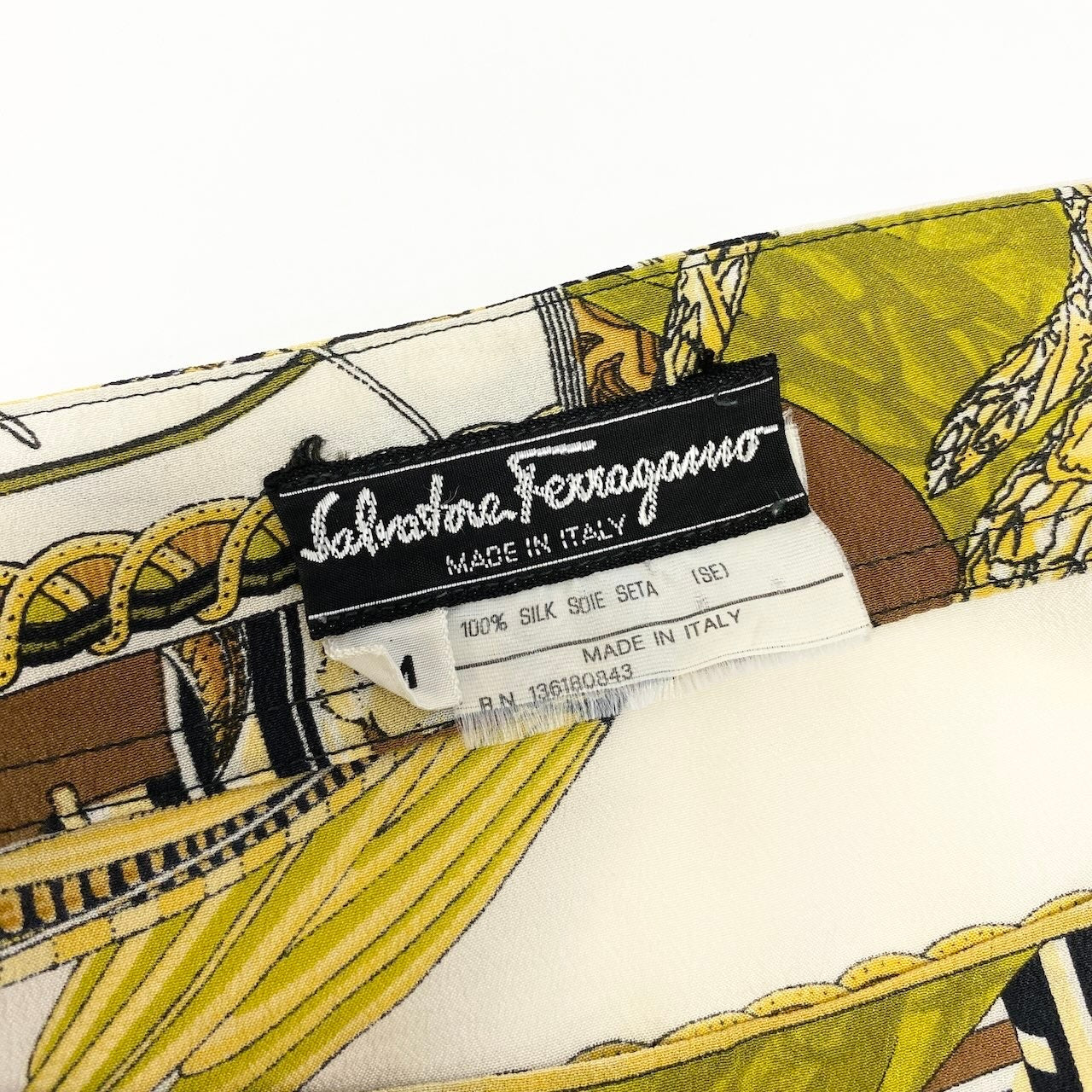 59d28 Salvatore Ferragamo サルヴァトーレフェラガモ ボートネック カットソー  ショートスリーブ トップス アニマル柄 花柄 サイズM マルチカラー シルク100％ レディース 女性用u02t