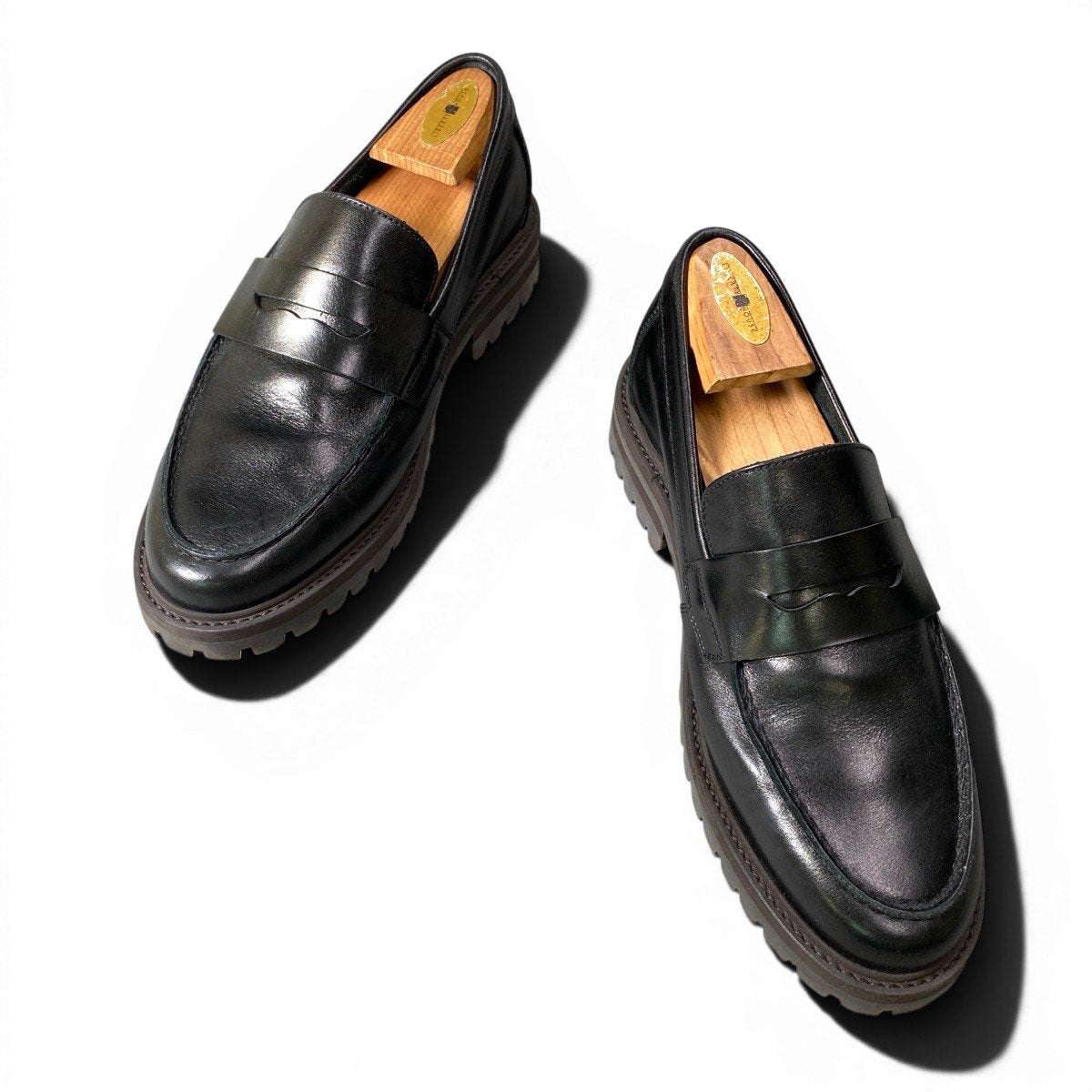2g8【美品】COMMON PROJECTS コモンプロジェクト レザーコインローファー レザー シューズ 2379 7547 40サイズ ブラック レザー メンズ 男性用o07t