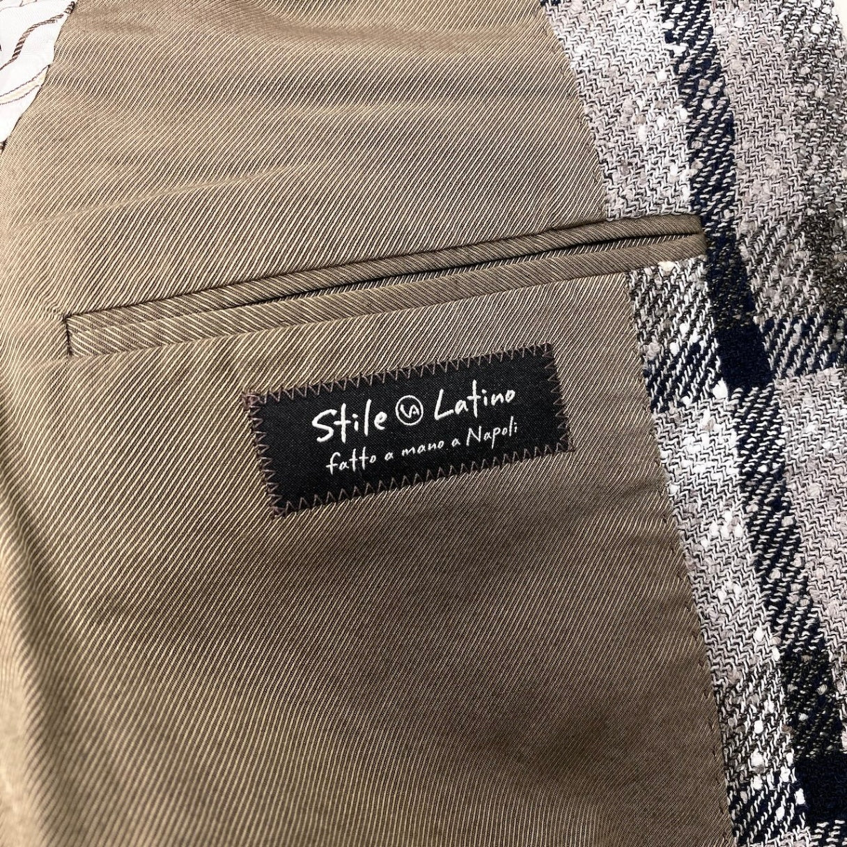 77h20【美品】Stile Latino スティレラティーノ テーラードジャケット チェック柄 リネン混 本切羽 スラブヤーン 42サイズ ブラウン メンズ 男性用k02i