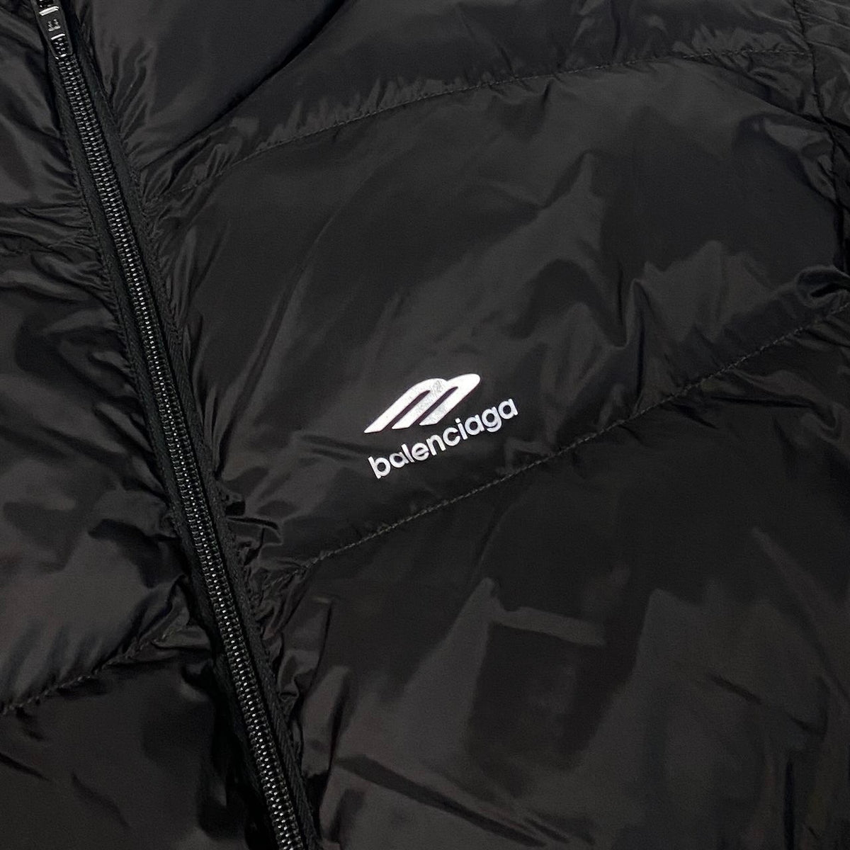 j29 【新品保管品】BALENCIAGA 2025AW SKIWEAR スキーパーファージャケト ダウンジャケット  38サイズ ブラック ポリエステル100％ ユニセックスk02i