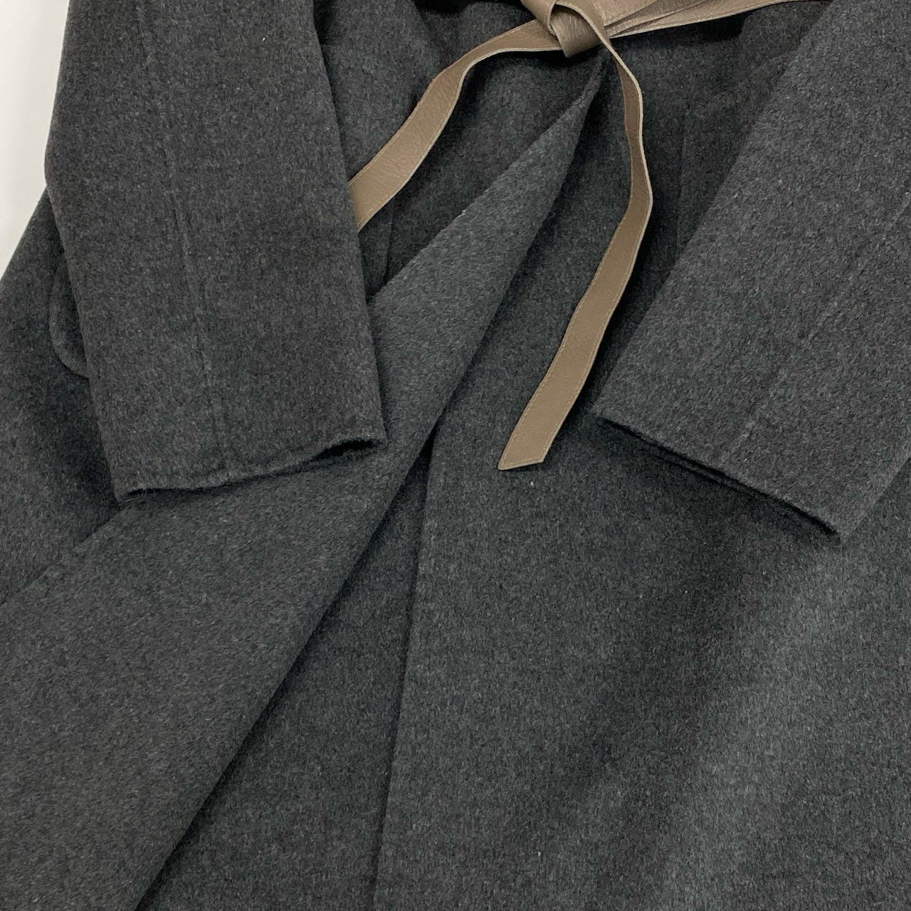 70L15 《美品》 azzurro ブルーアイリスミンク ミンクファー ベルテッドコート カシミヤ混 40 グレー ウールカシミヤ レディース 女性用u02t