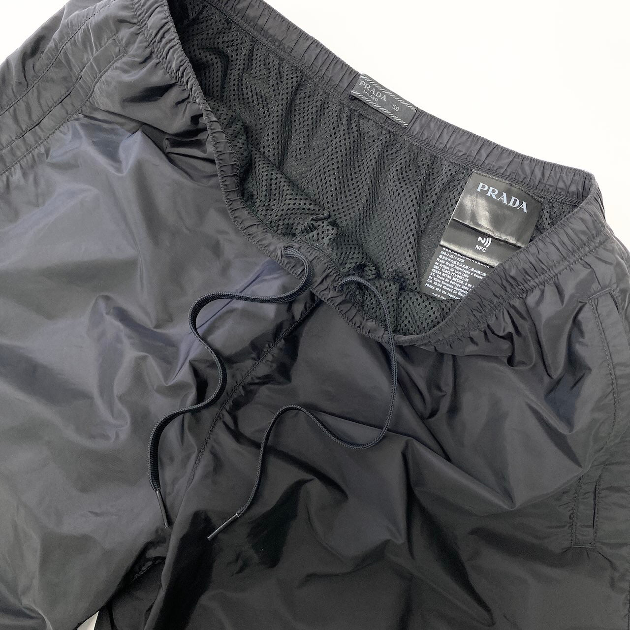 e10 PRADA 2021 ロゴ入りナイロンショーツ 50サイズ ブラック リサイクルポリアミド100％ メンズ 男性用k02i