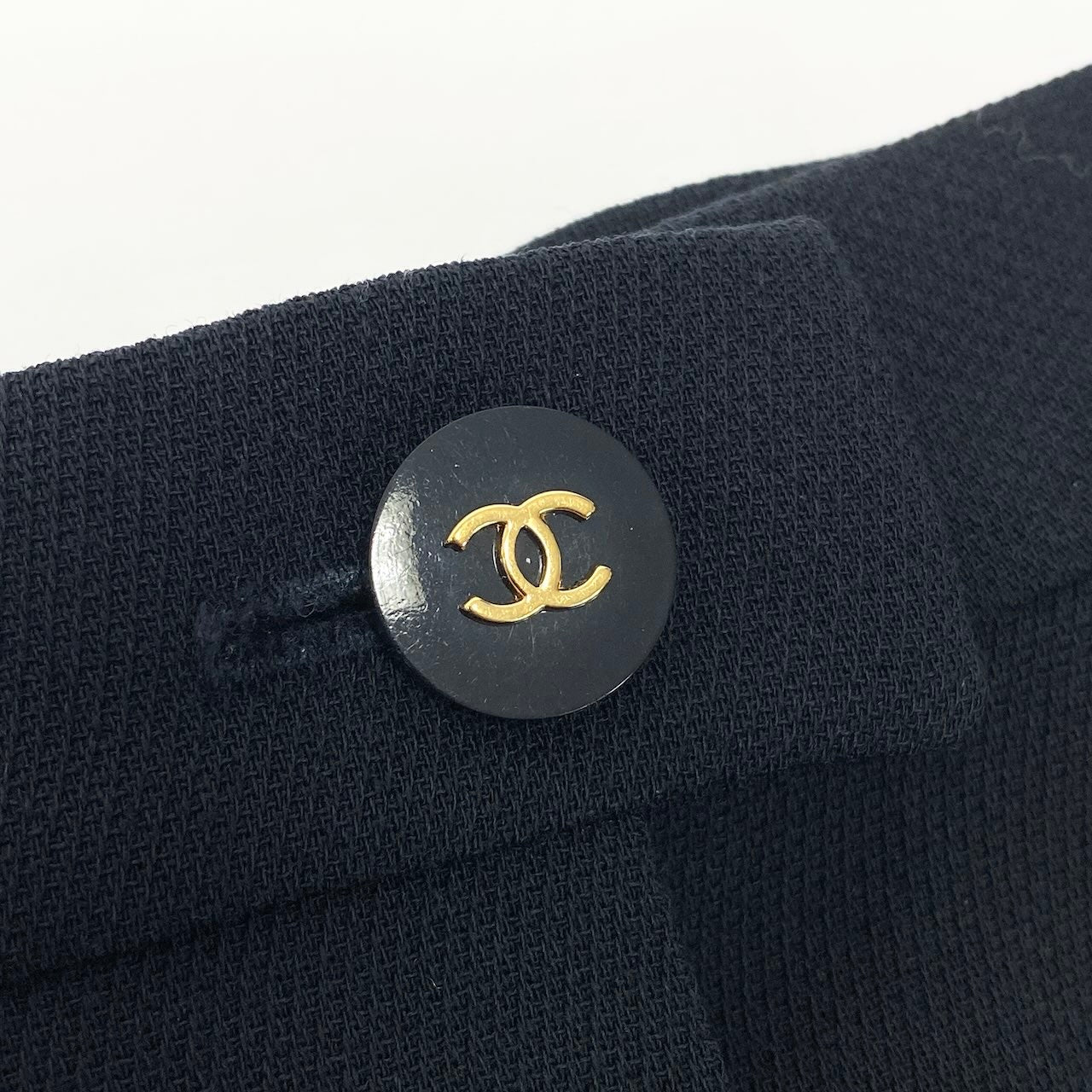 Cd22 CHANEL BOUTIQUE シャネル プリーツスカート ひざ丈スカート ココマークボタン  ネイビー ウール100％ レディース 女性服u02t