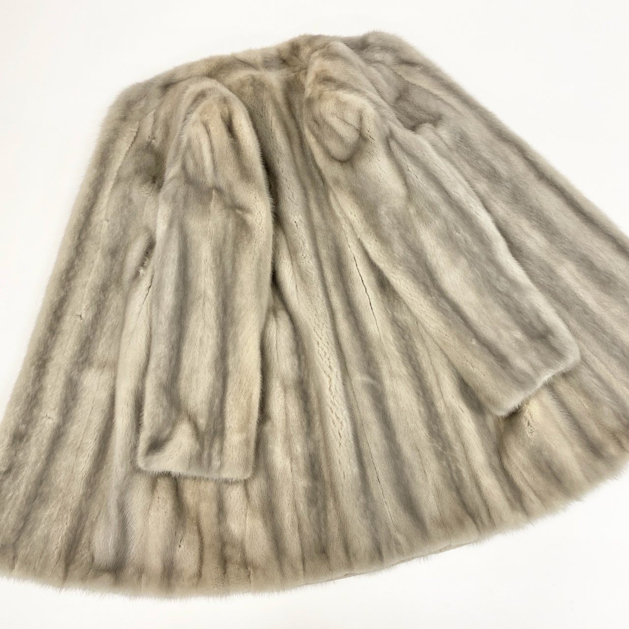 53k10 サファイアミンク セミロングコート ホワイトグレー 本毛皮 MINK FUR COAT リアルファーt18r