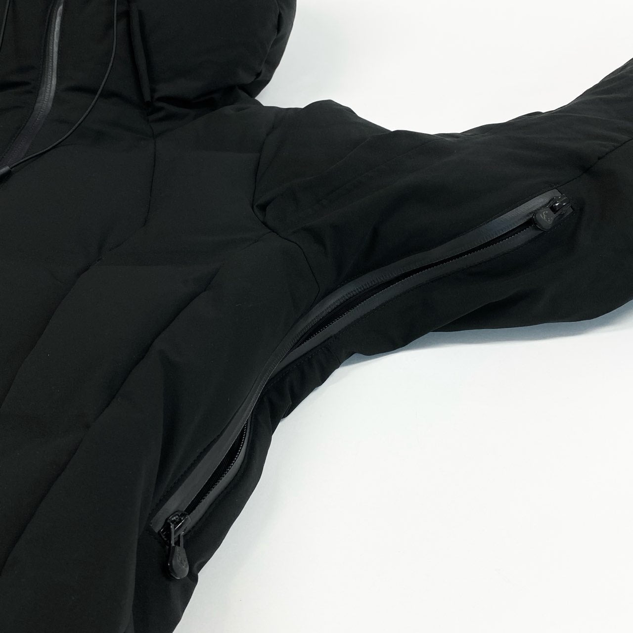 46L16 DESCENTE デサント 水沢ダウンマウンテニアー ダウンジャケット ダウンコート フーディージャケット アウター DALT3270 Sサイズ ブラック メンズo07t