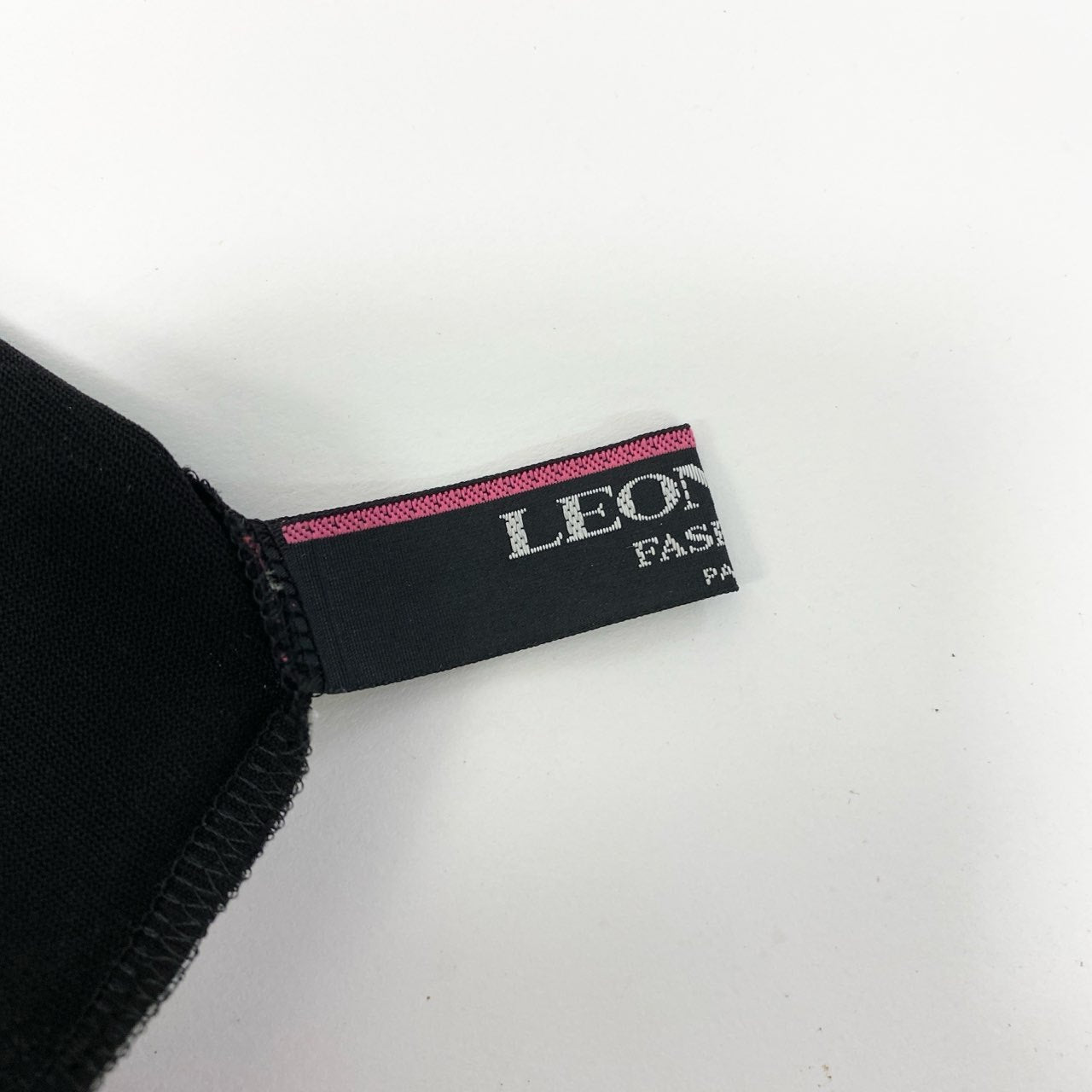 60c6《美品》 LEONARD レオナール カンカン素材 ラインストーン装飾 ロングカーディガン 羽織り トップス LL ブラック レディースu02t