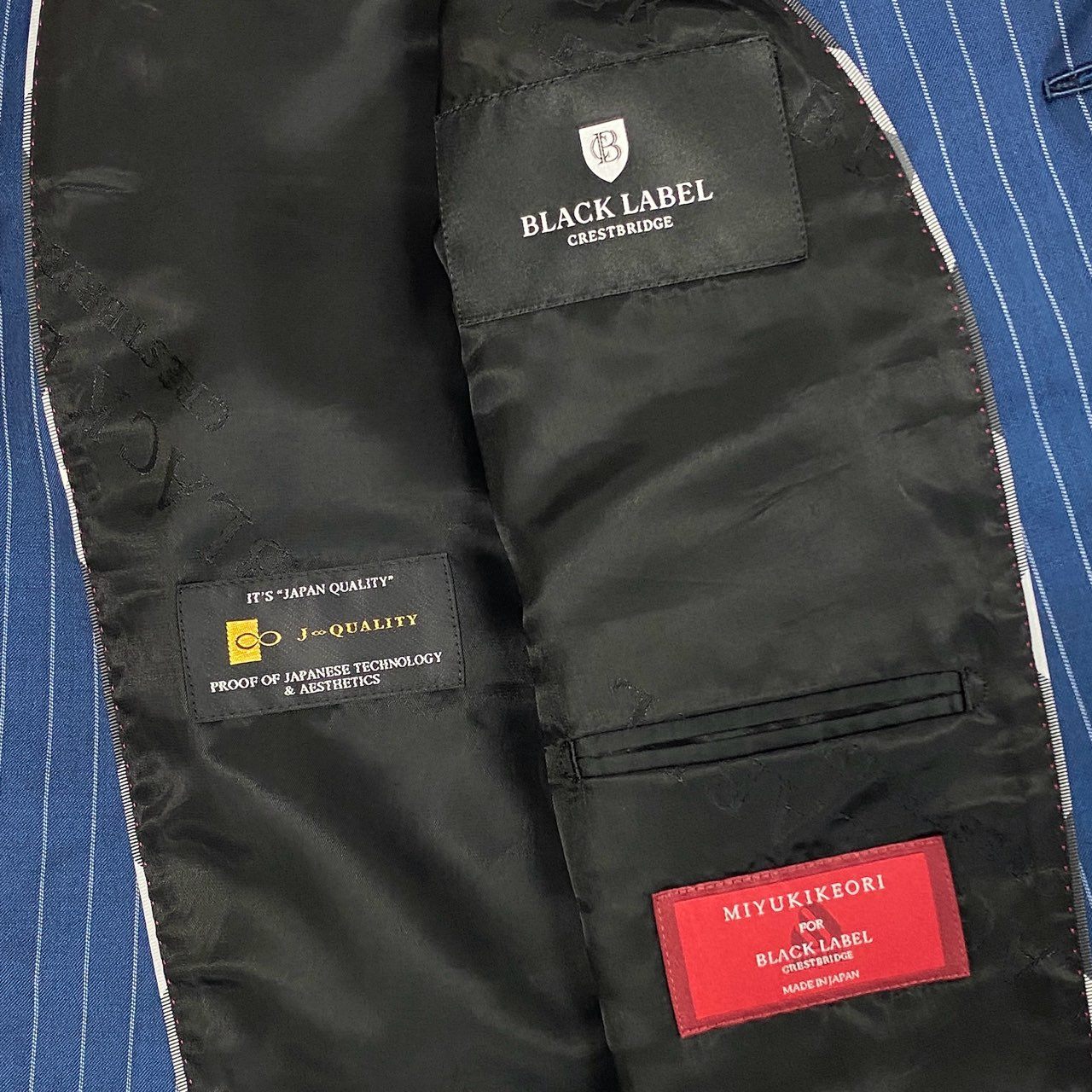 《美品》BLACK LABEL CRESTBRIDGE ブラックレーベルクレストブリッジ スーツセットアップ シングルスーツ 2B  背抜き サイドベンツ ストライプ  51H45-512-26 AB ブルー ホワイト メンズo07t