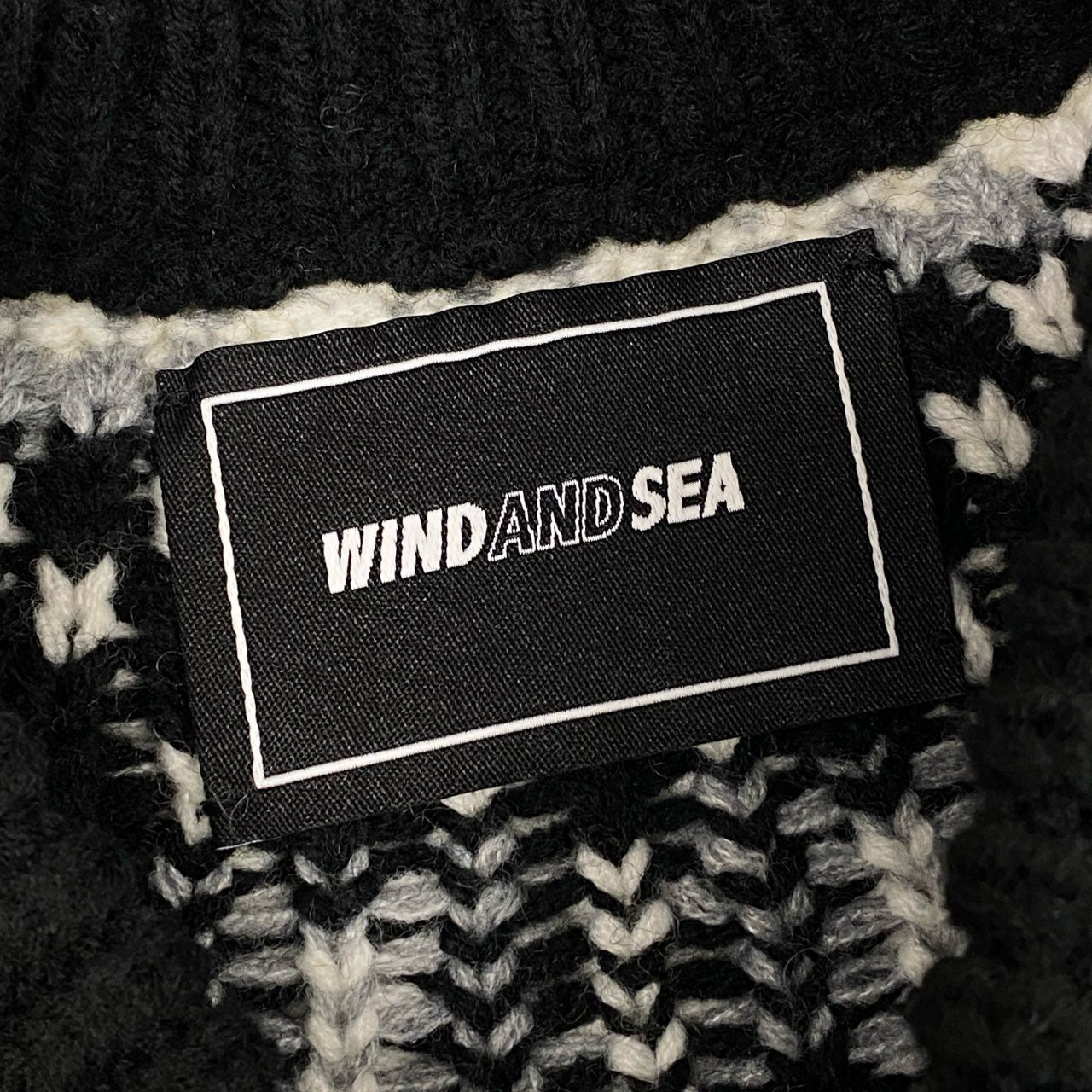 49L8 【美品】WIND AND SEA ウィンダンシー ノルディックセーター ニットセーター クルーネック 厚手 WKN-23-Q2-KN-03 Lサイズ ブラック ホワイト メンズo07t