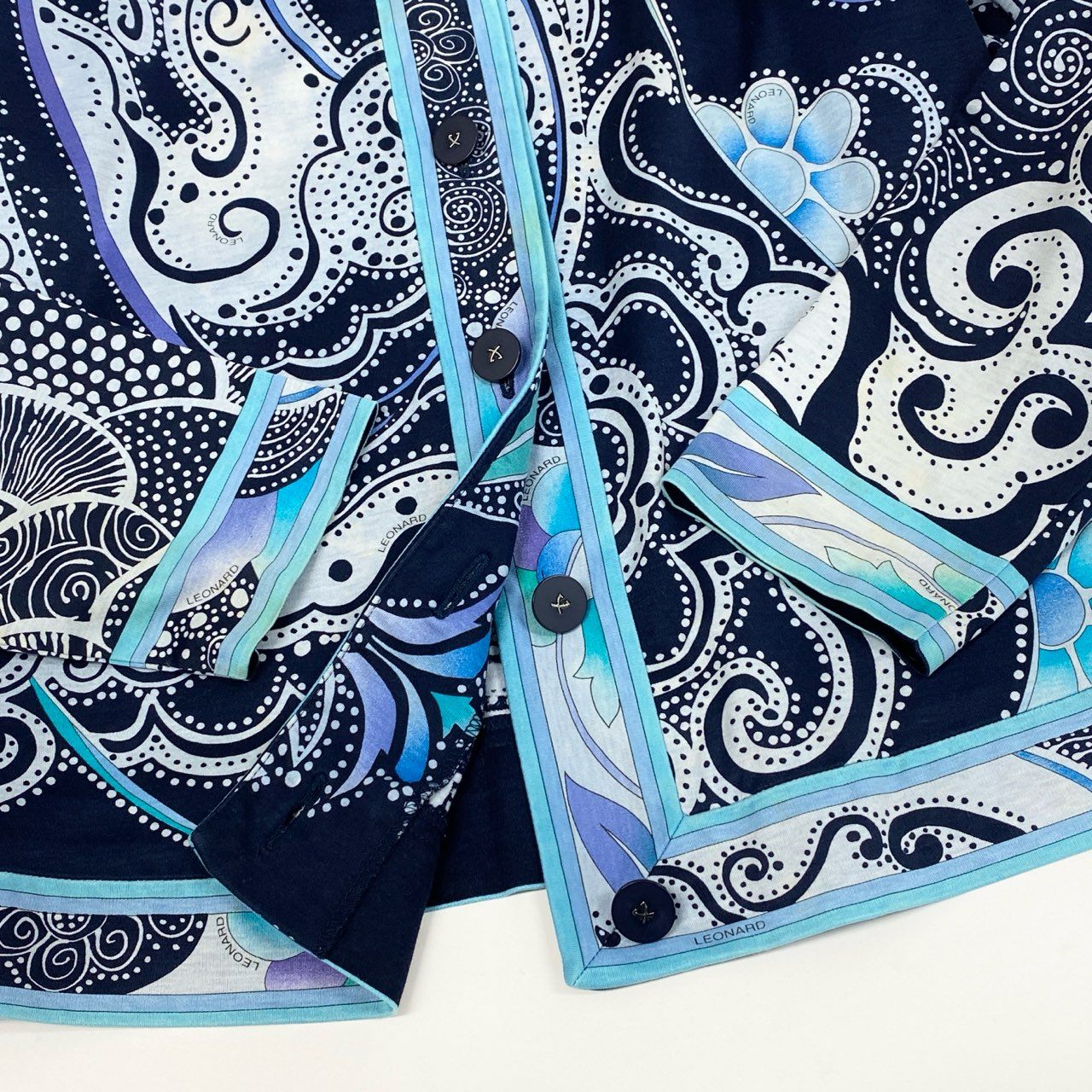 36a30 LEONARD レオナール カーディガン コットンカーディガン 総柄 トップス 0359183 Mサイズ ブルー系 コットン100％ レディース 女性用o07t