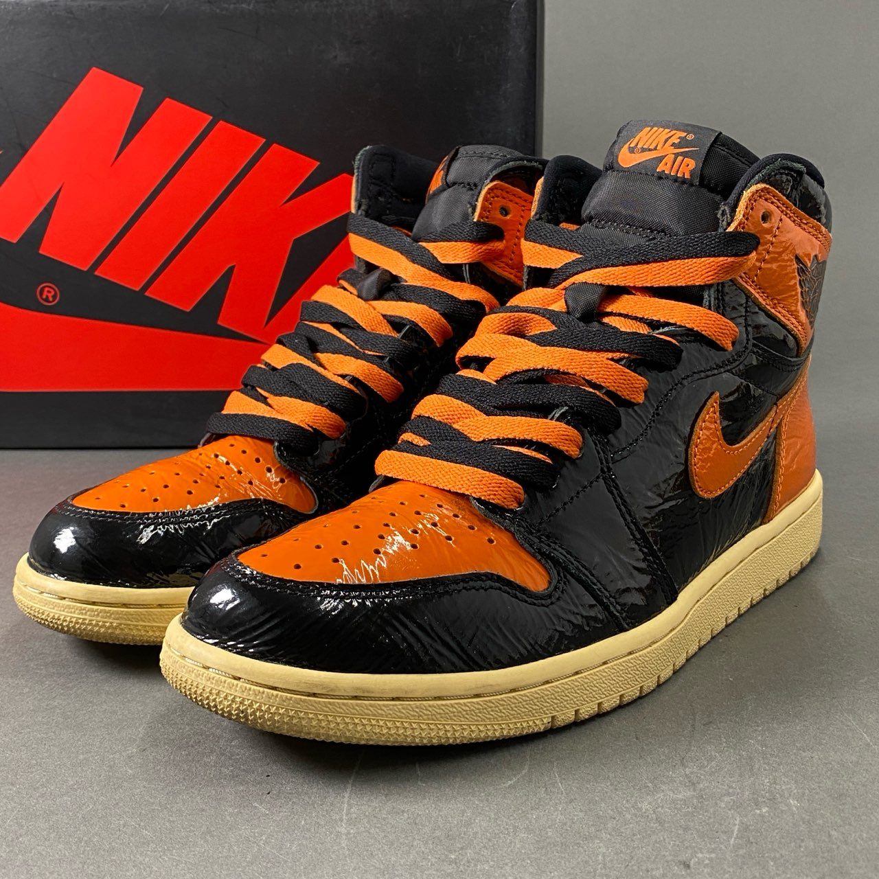 10e18 NIKE ナイキ AIR JORDAN 1 RETRO HIGH OG SHATTERED BACKBOARD 3.0 エアジョーダン レトロ ハイ ハイカットスニーカー 555088-028 27 オレンジ ブラック