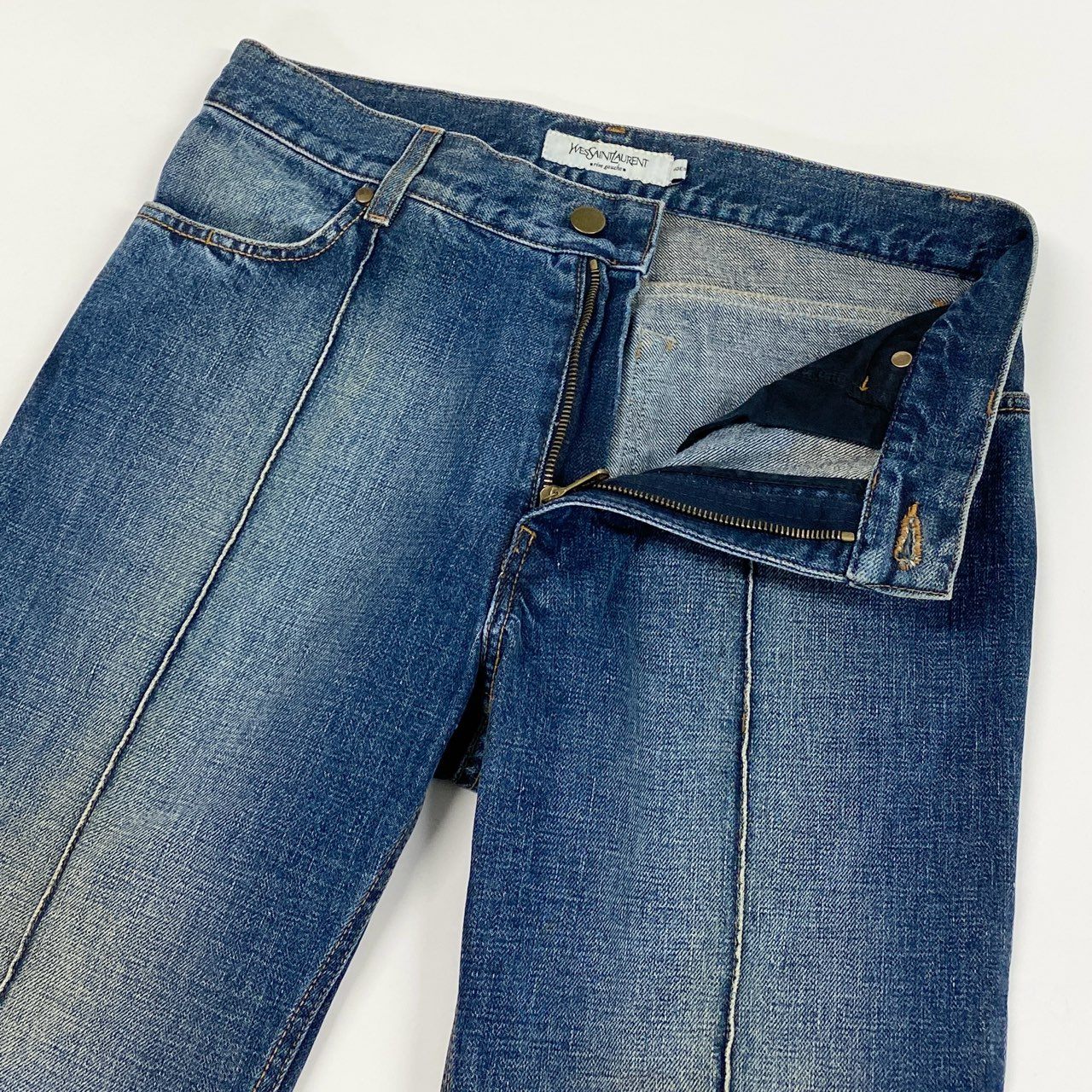 54b10 YVESSAINTLAURENT イヴサンローラン センターシーム ストレートデニムパンツ YSLエンボスロゴ 46サイズ インディゴ コットン100％ レディース 女性用k02i