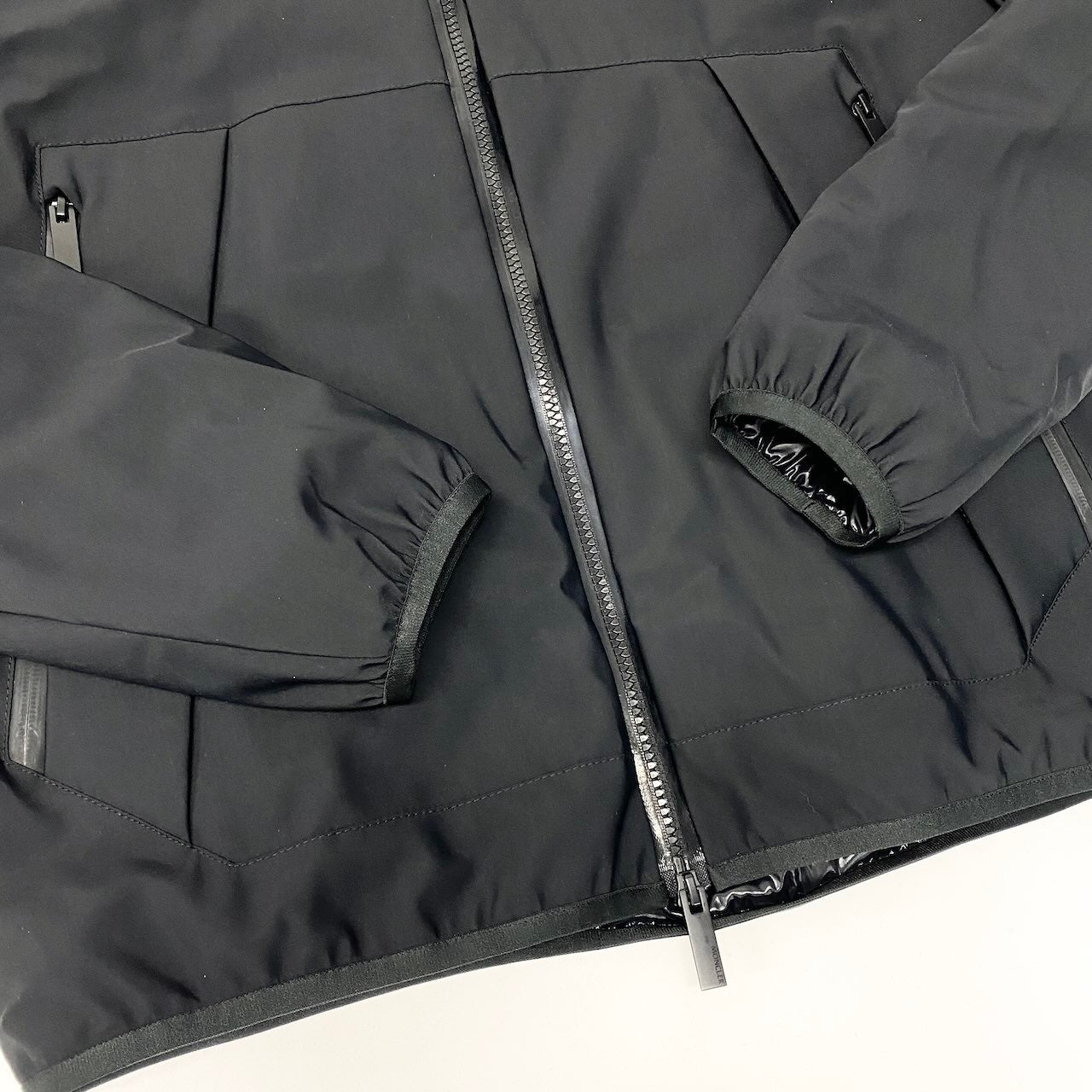 56d13 MONCLER モンクレール MAYON GIUBBOTTO ショートダウンジャケット H20911A00117 539DK 2サイズ ブラック メンズ 男性用sn1