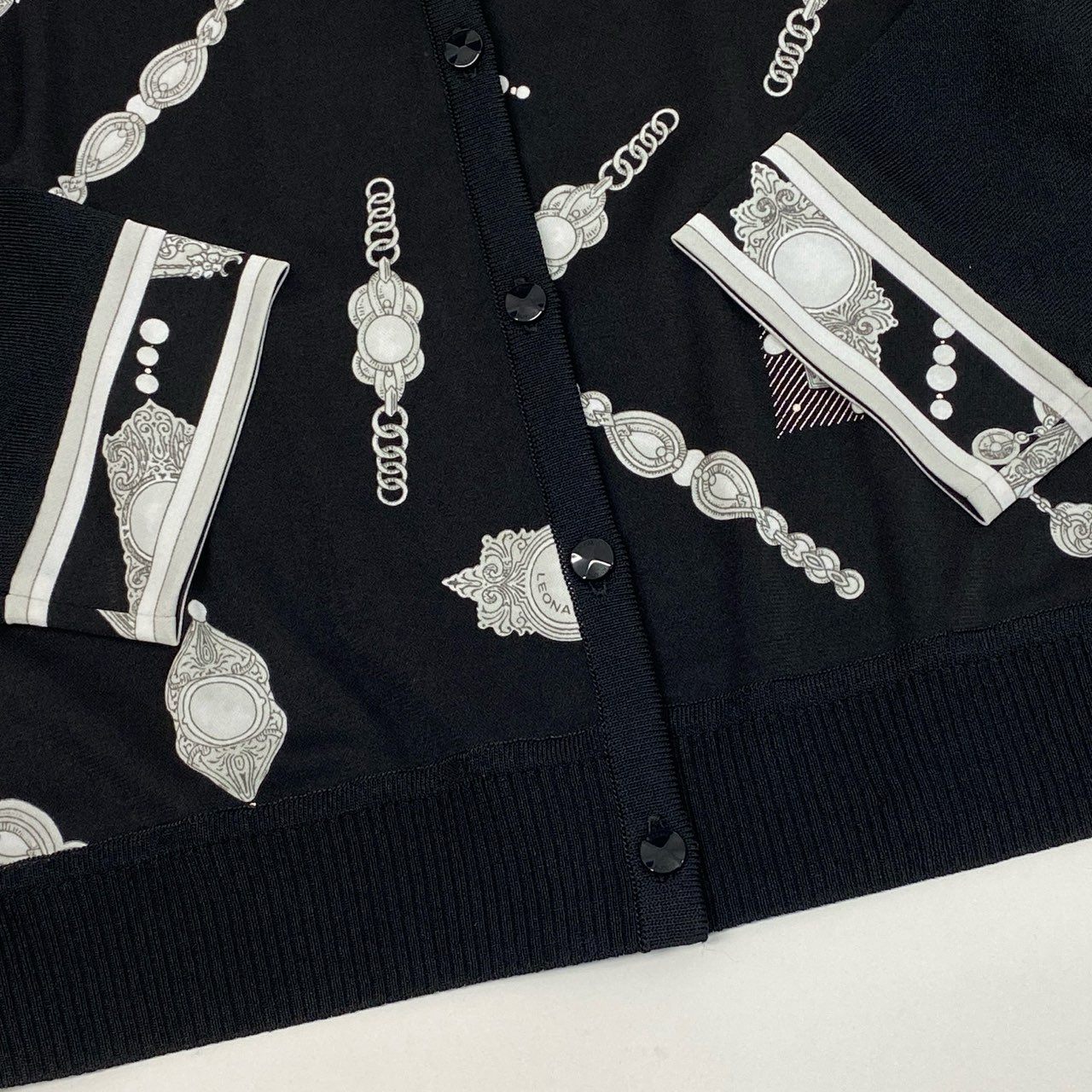 8b20 《美品》 LEONARD レオナール カンカン素材 切替 ニットカーディガン トップス 42 モノトーン レディースu02t