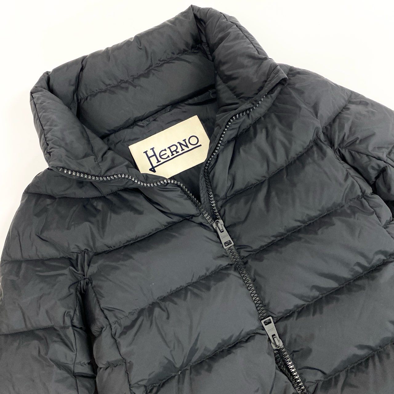 26i30 HERNO ヘルノ ダウンジャケット ダウンコート アウター ハイネック PI0664D-12004-9389 42サイズ ブラック レディースo07t