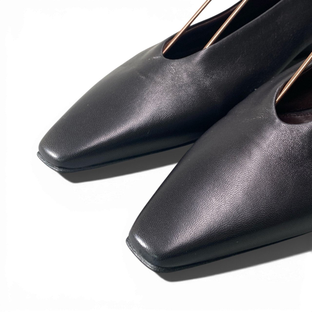 c17 【未使用】BOTTEGA BENETA ボッテガヴェネタ アーモンド フラットシューズ サイズ38 1/2 ブラック レザー レディース 靴 シューズk02i