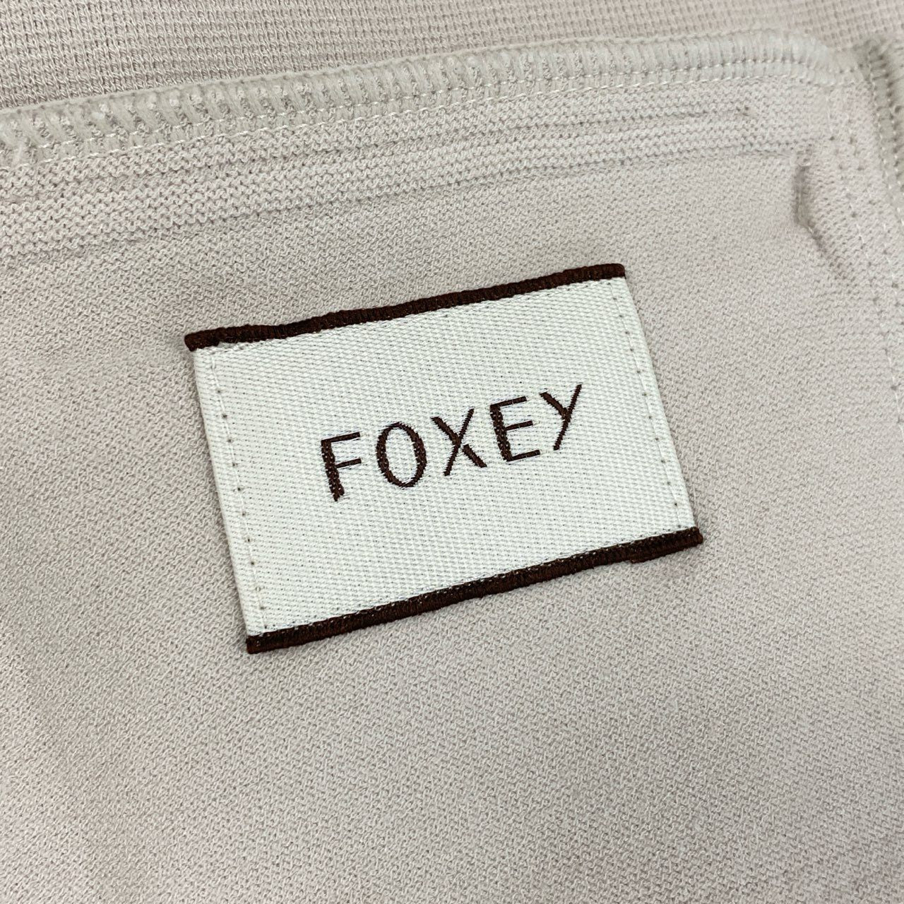 9j6 FOXEY BOUTIQUE フォクシーブティック ジップアップ ノーカラー ニットジャケット URBAN STANDARD カーディガン 日本製 42844 38 サンドベージュ レディースo07t