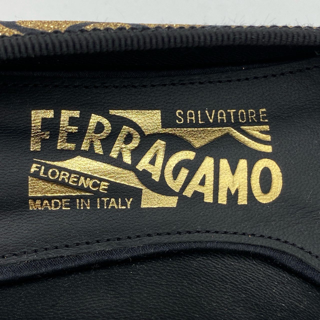 5h29《美品》 Salvatore Ferragamo サルヴァトーレフェラガモ VARA MER ヴァラリボン グリッターパンプス 5 ゴールド ブラック ラメ シューズ 希少モデル 箱 保存袋付属t18r